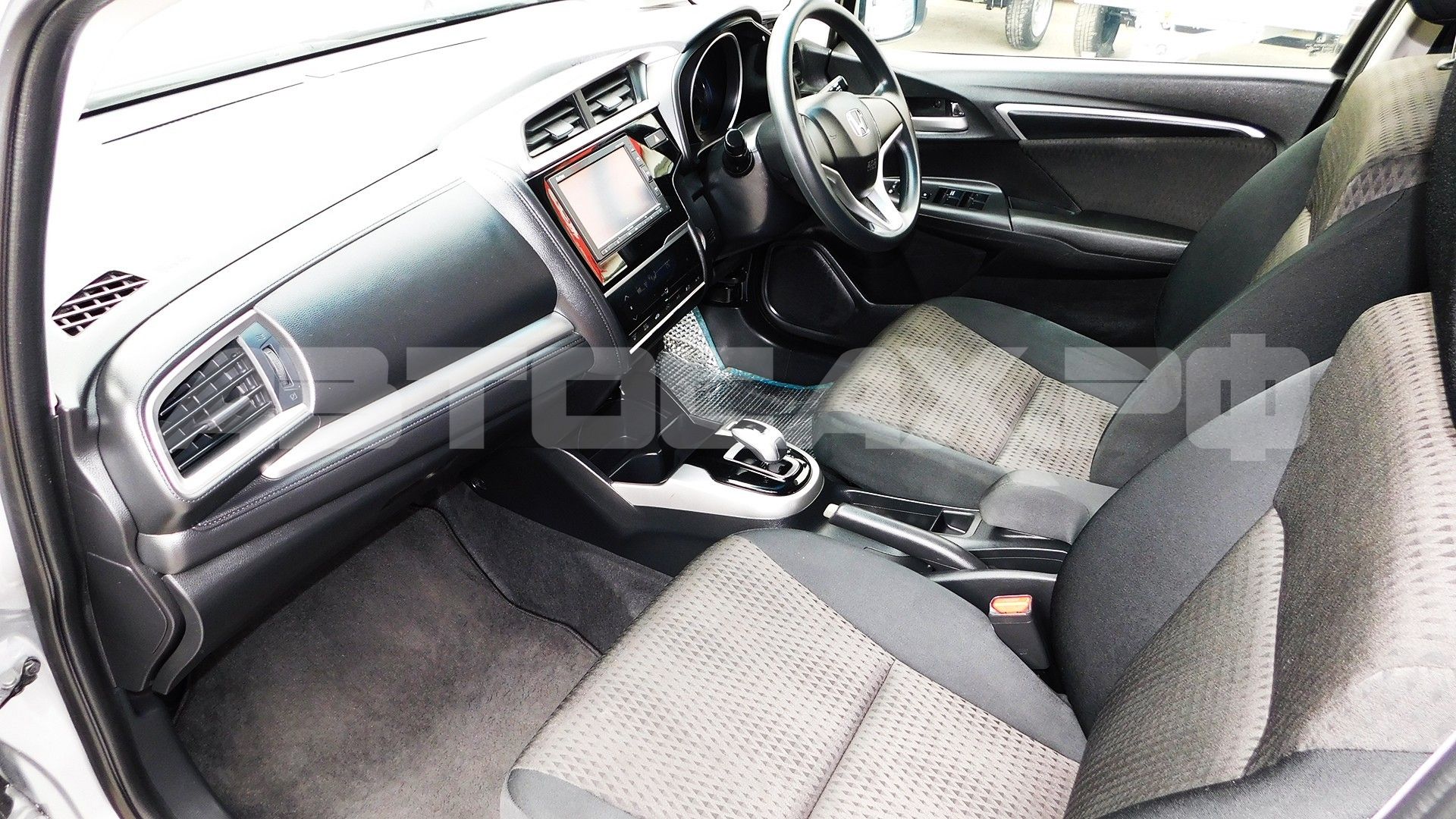 Honda Fit 2017, Хэтчбек — фото 11