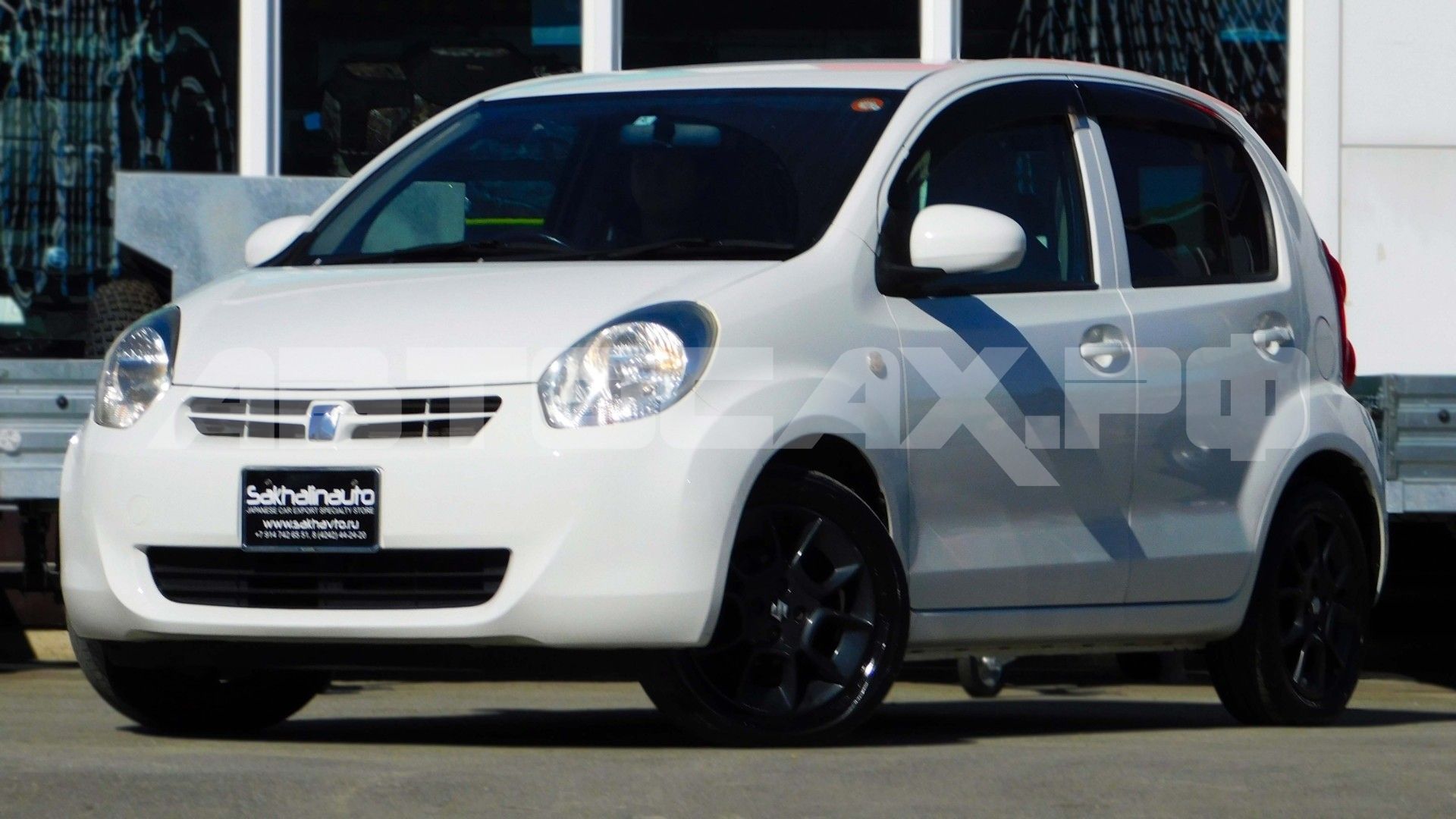 Toyota Passo 2015, Хэтчбек — фото 2