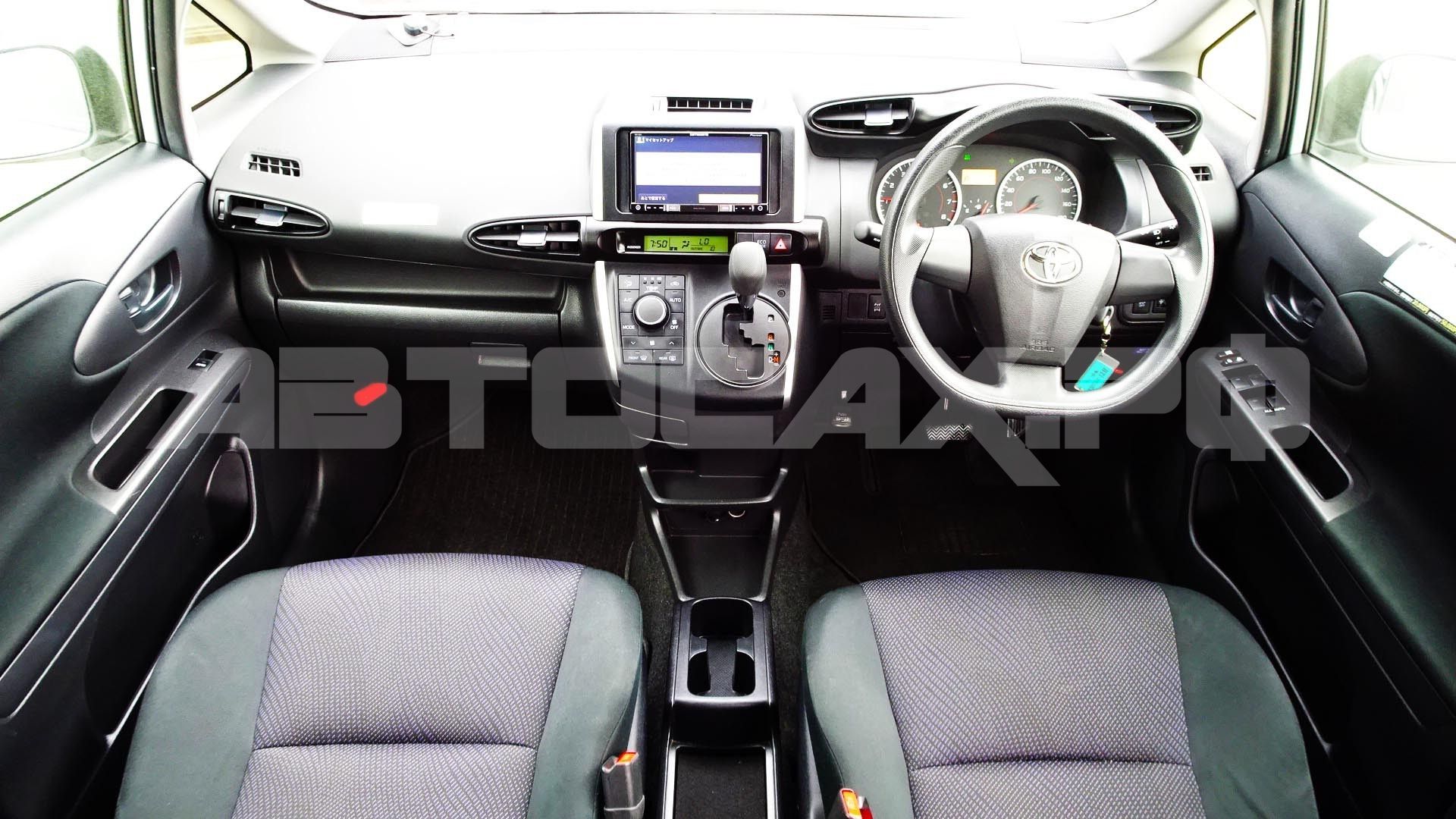 Toyota Wish 2016, Минивэн — фото 12