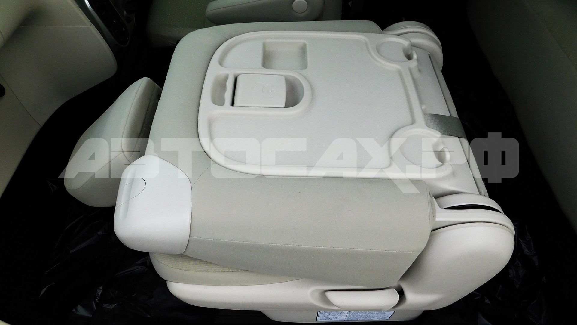 Toyota Spade 2019, Хэтчбек — фото 17