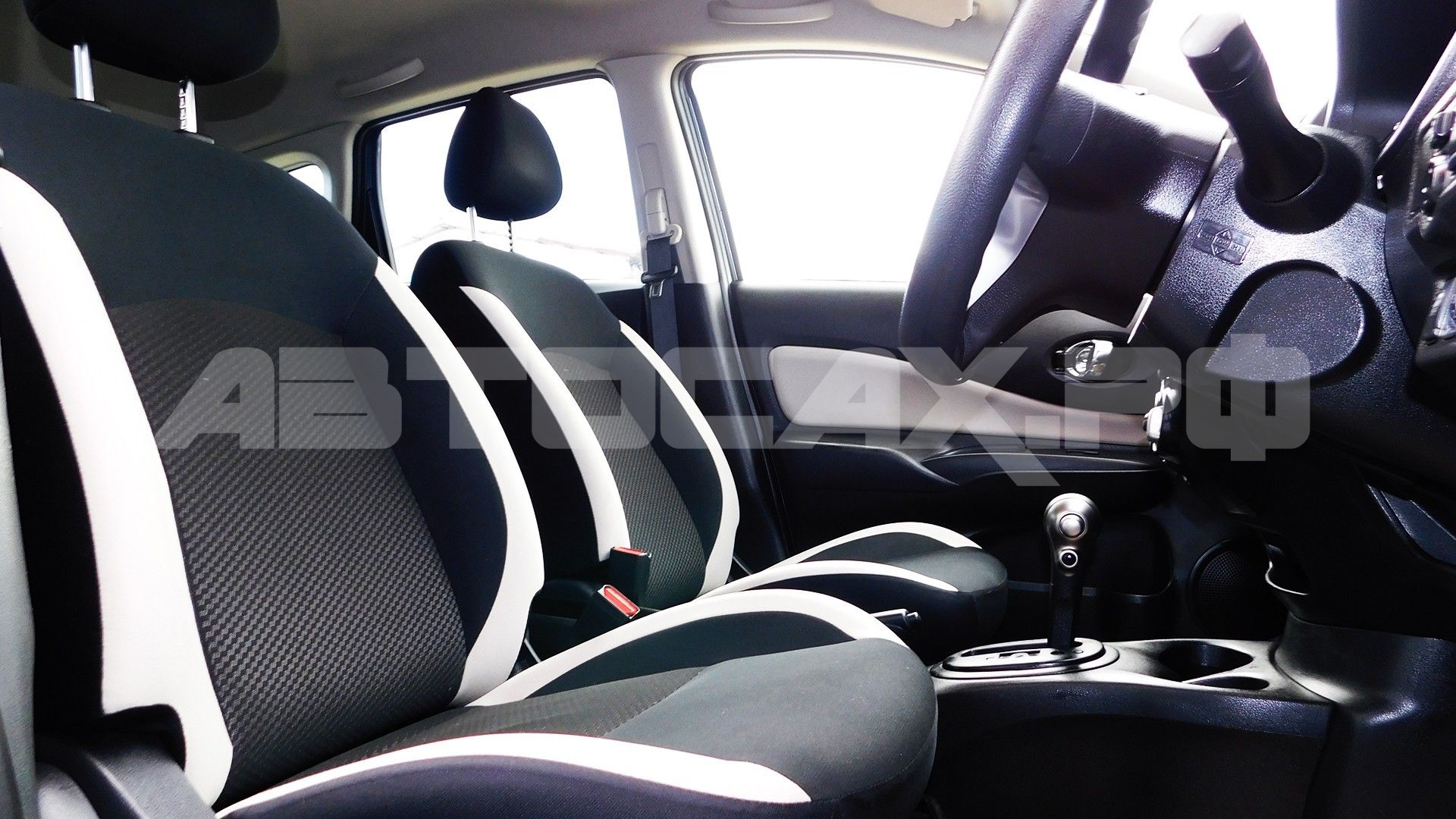 Nissan Note 2018, Хэтчбек — фото 10