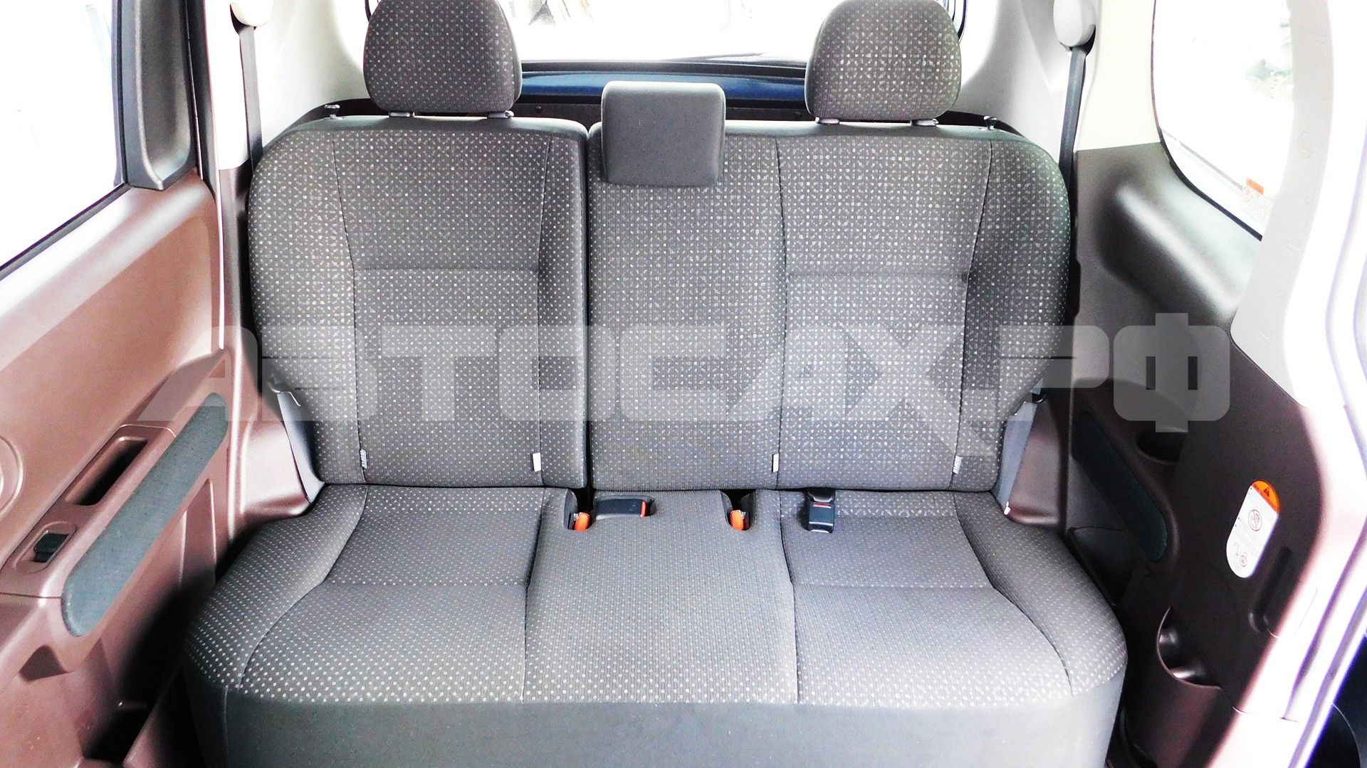 Toyota Spade 2016, Хэтчбек — фото 20