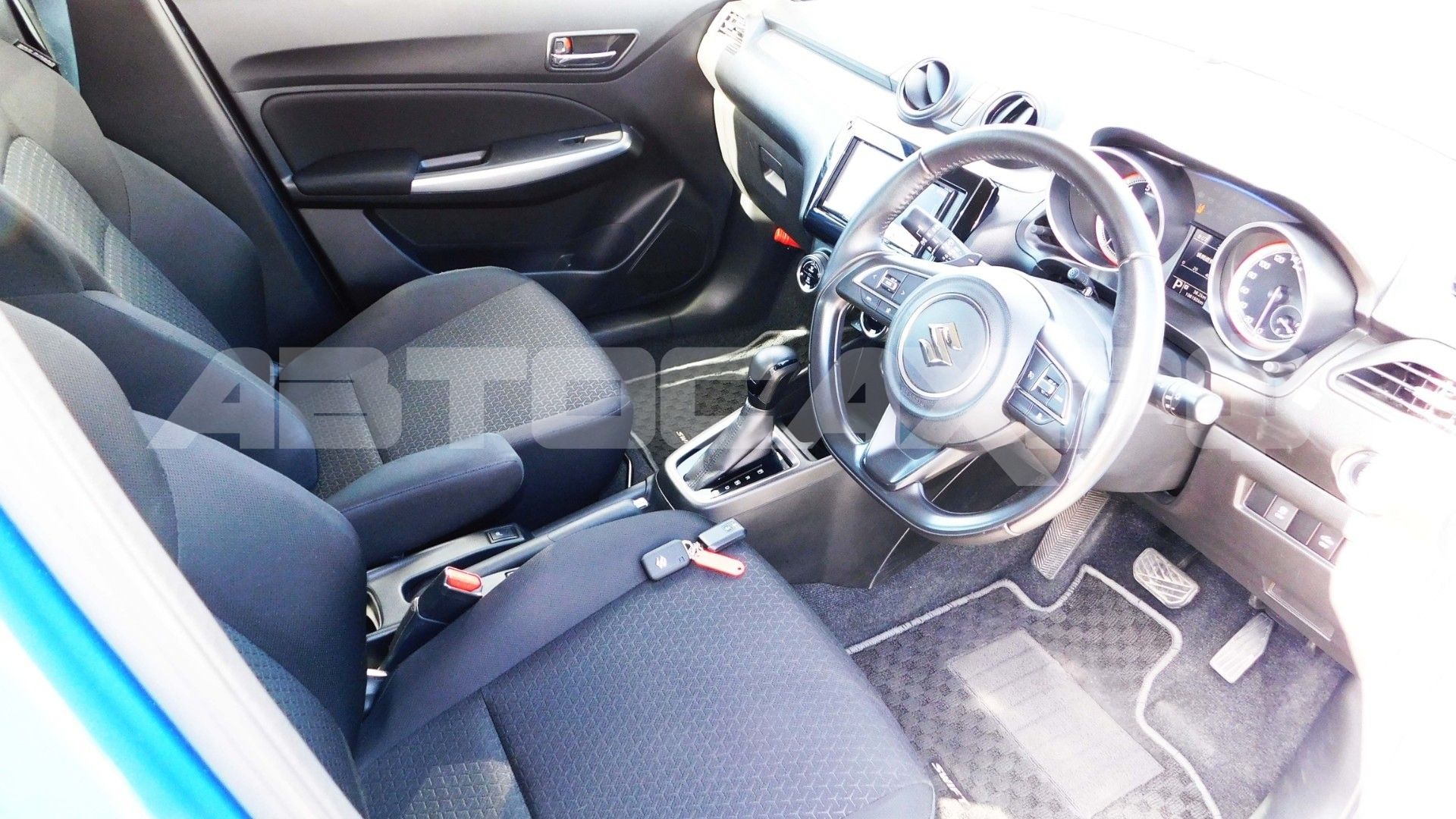 Suzuki Swift 2023, Хэтчбек — фото 9