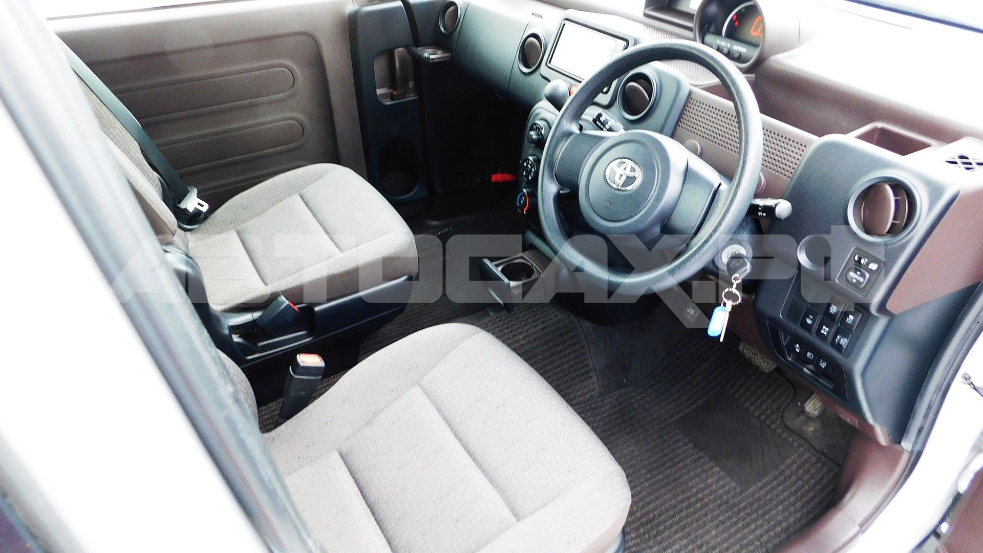 Toyota Spade 2020, Хэтчбек — фото 9