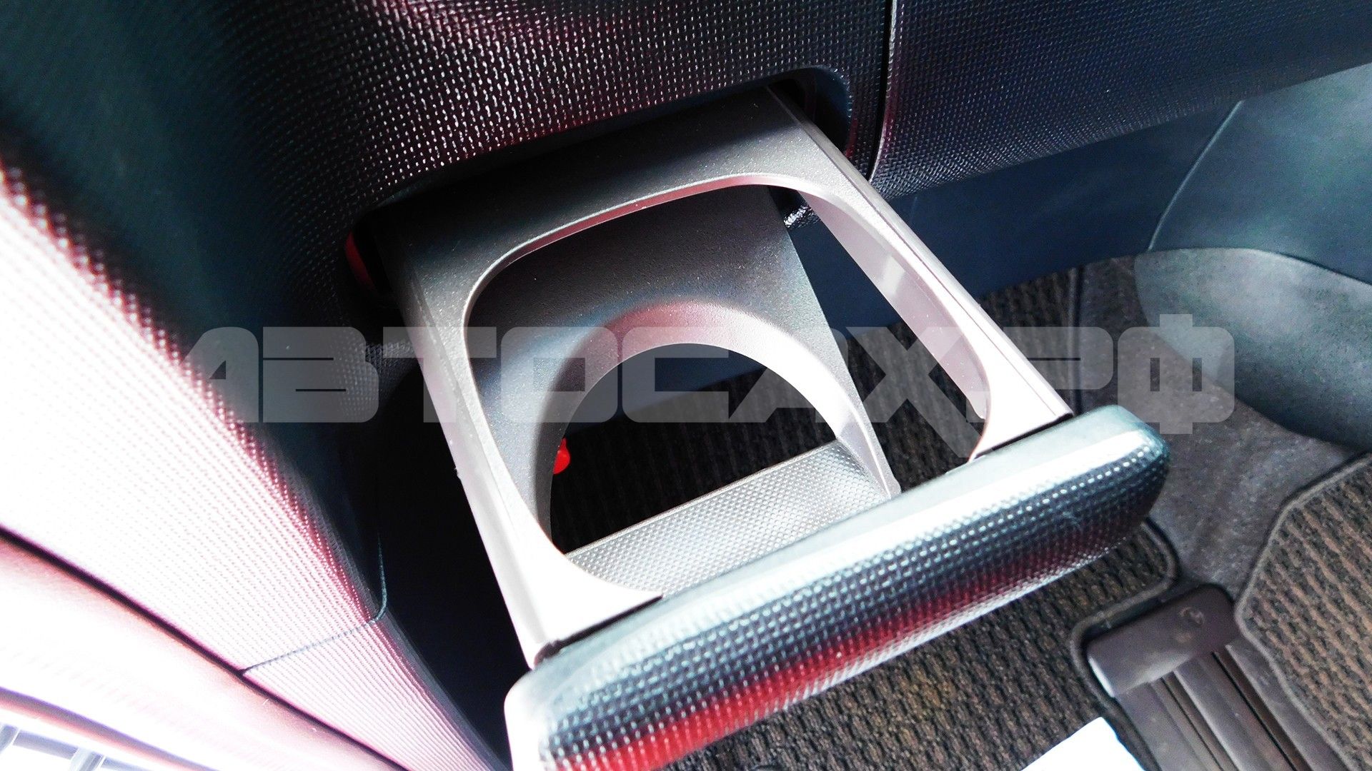 Toyota Spade 2016, Хэтчбек — фото 39