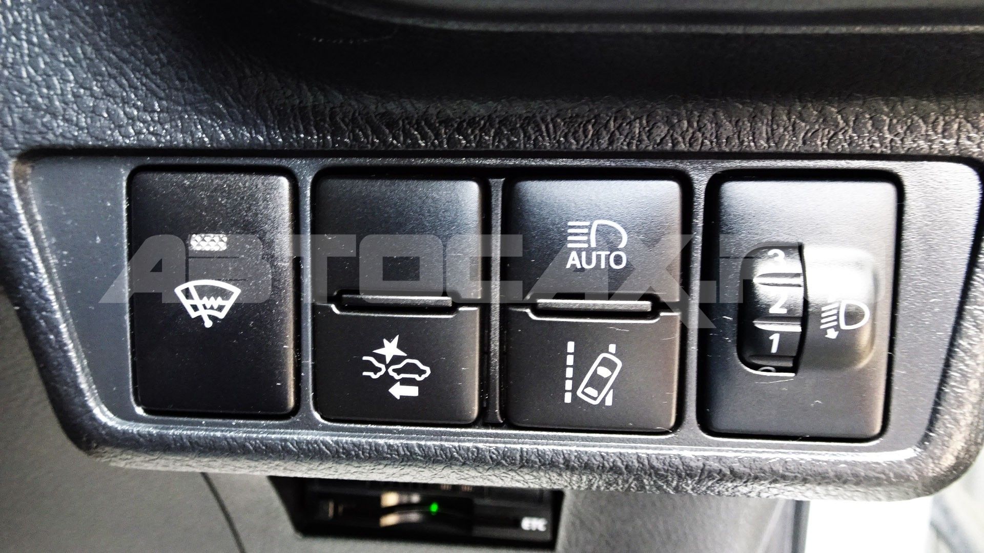 Toyota Corolla Fielder 2016, Универсал — фото 25