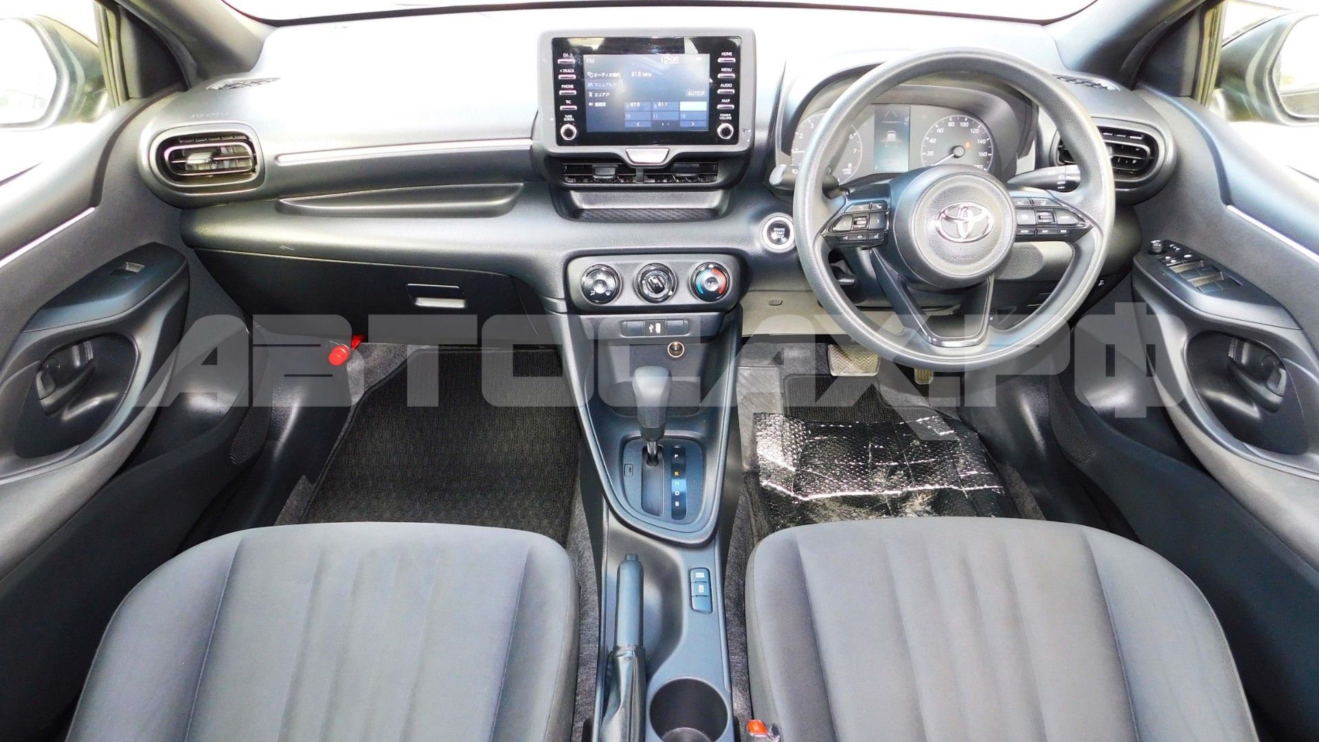 Toyota Yaris 2022, Хэтчбек — фото 17