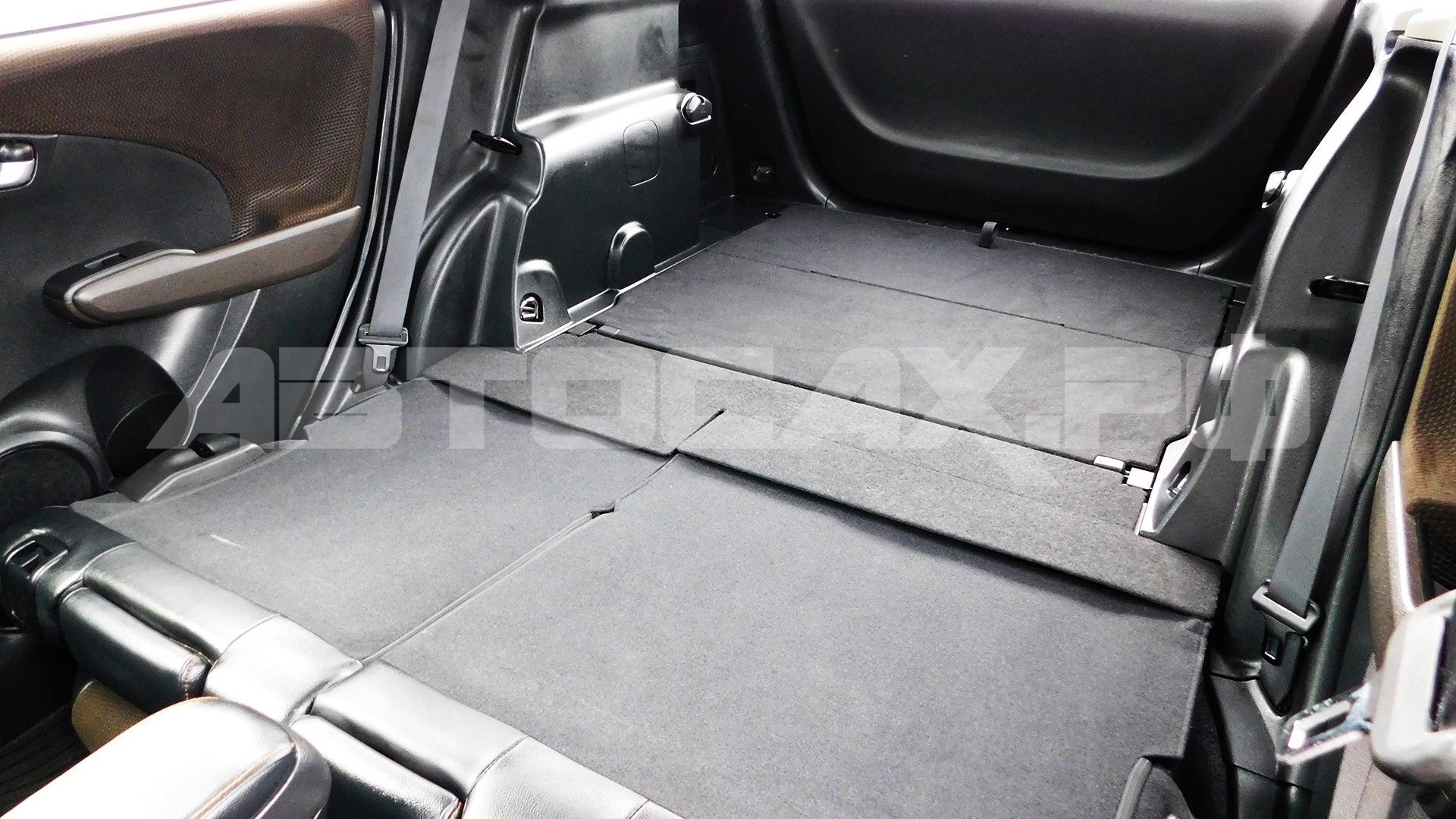 Honda Fit Shuttle 2015, Универсал — фото 29