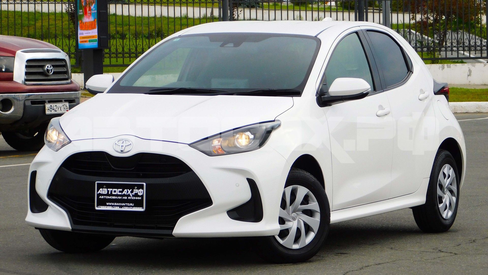 Toyota Yaris 2023, Хэтчбек — фото 3