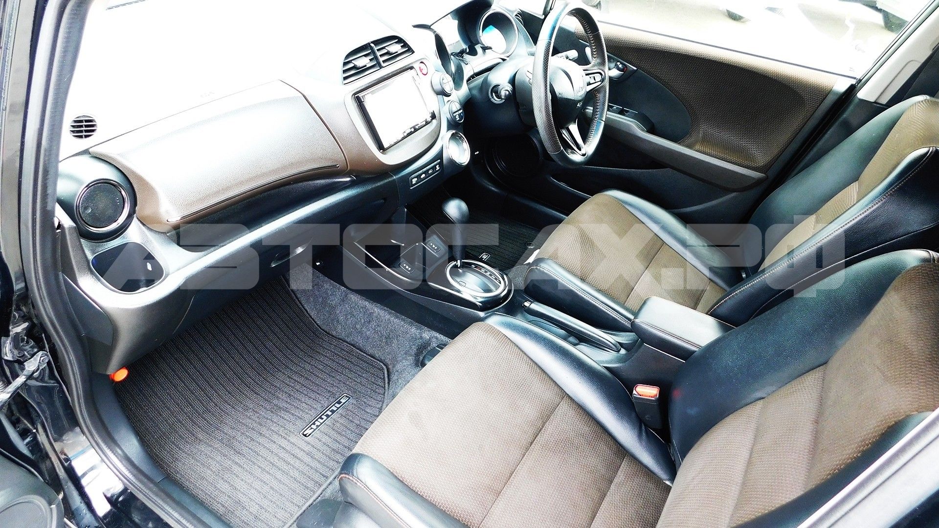 Honda Fit Shuttle 2015, Универсал — фото 14