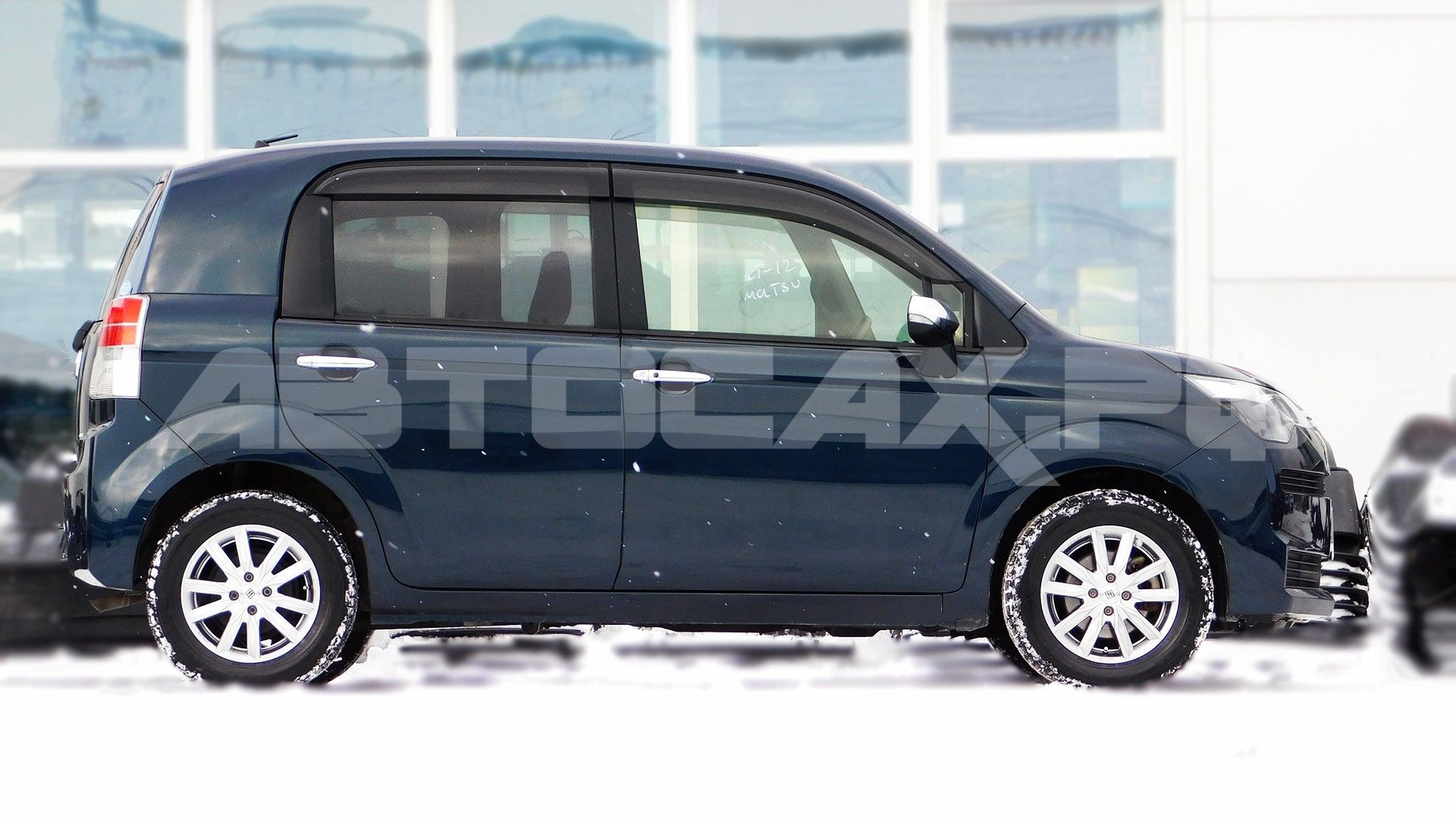 Toyota Spade 2018, Хэтчбек — фото 4