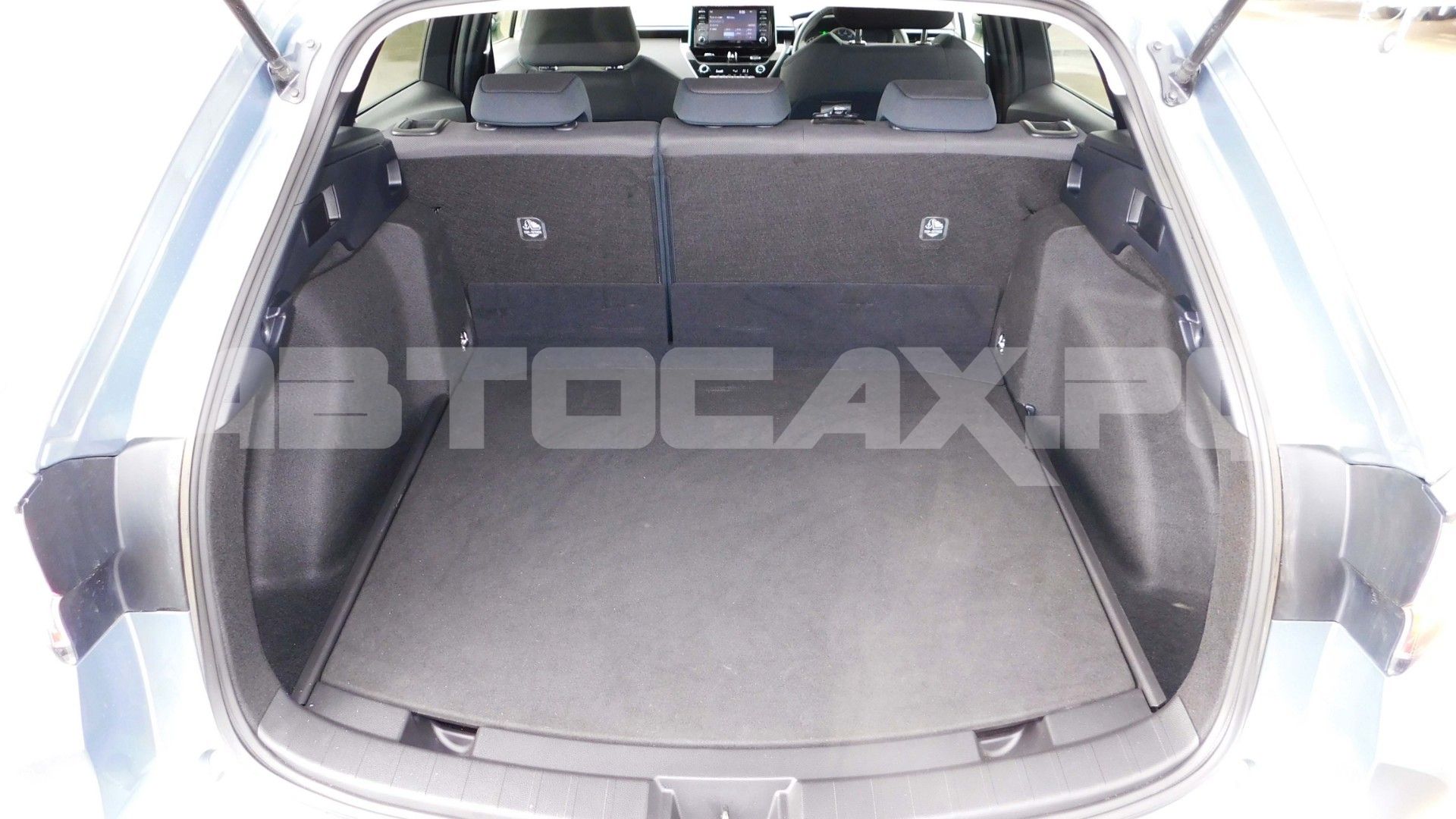 Toyota Corolla Touring 2020, Универсал — фото 17