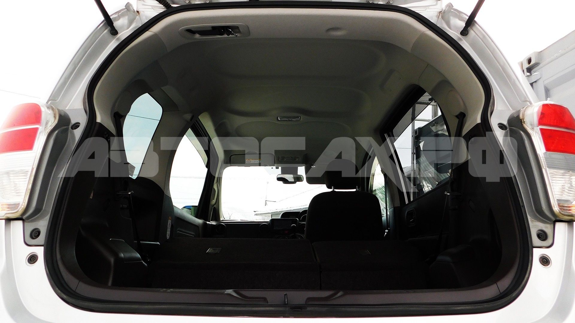Toyota Spade 2020, Хэтчбек — фото 21