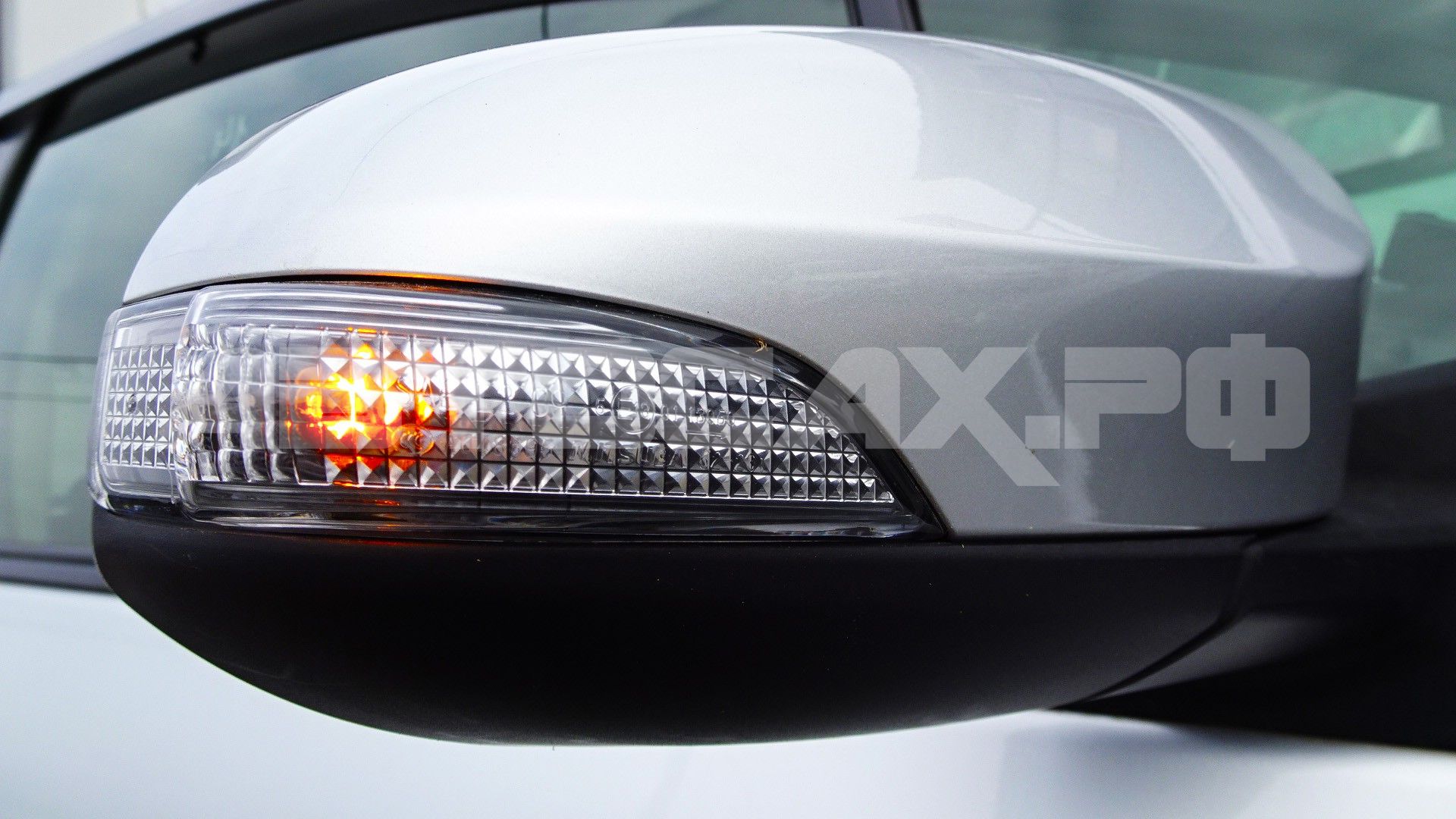 Toyota Vitz 2015, Хэтчбек — фото 32