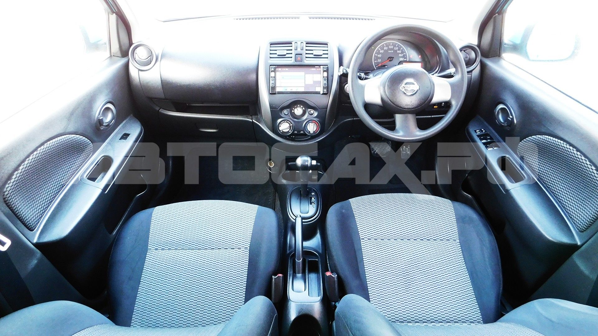 Nissan March 2020, Хэтчбек — фото 11