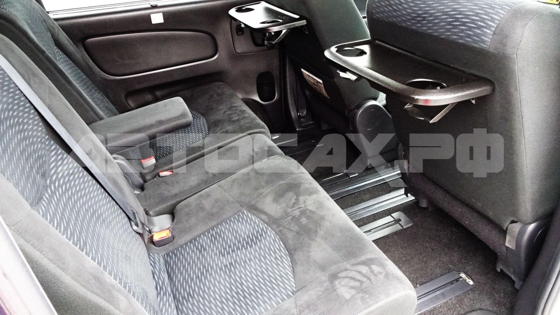 Nissan Serena 2016, Минивэн — фото 11