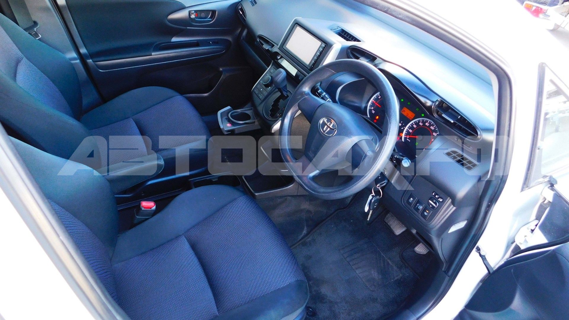 Toyota Wish 2015, Универсал — фото 9