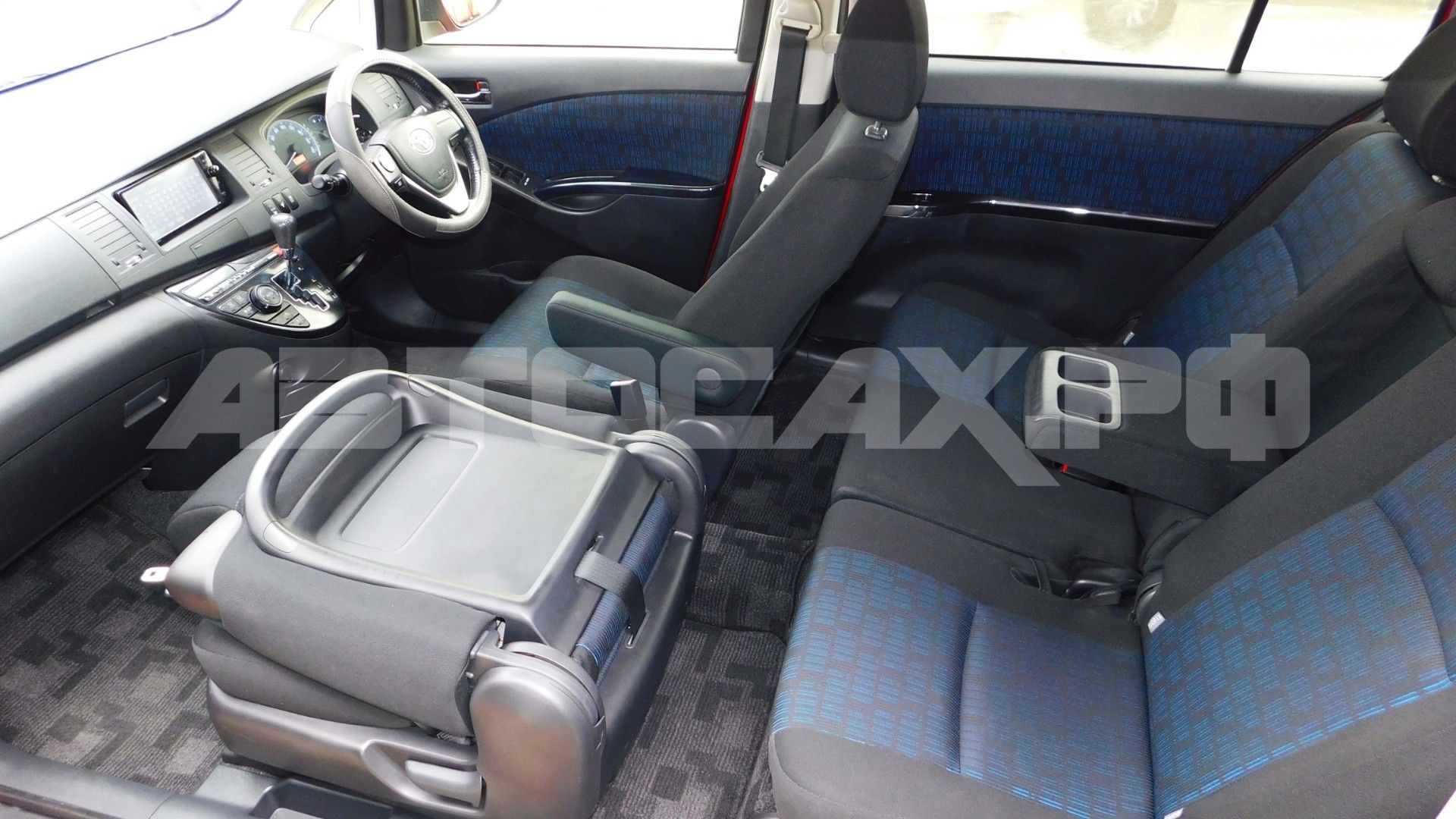 Toyota Isis 2016, Минивэн — фото 17