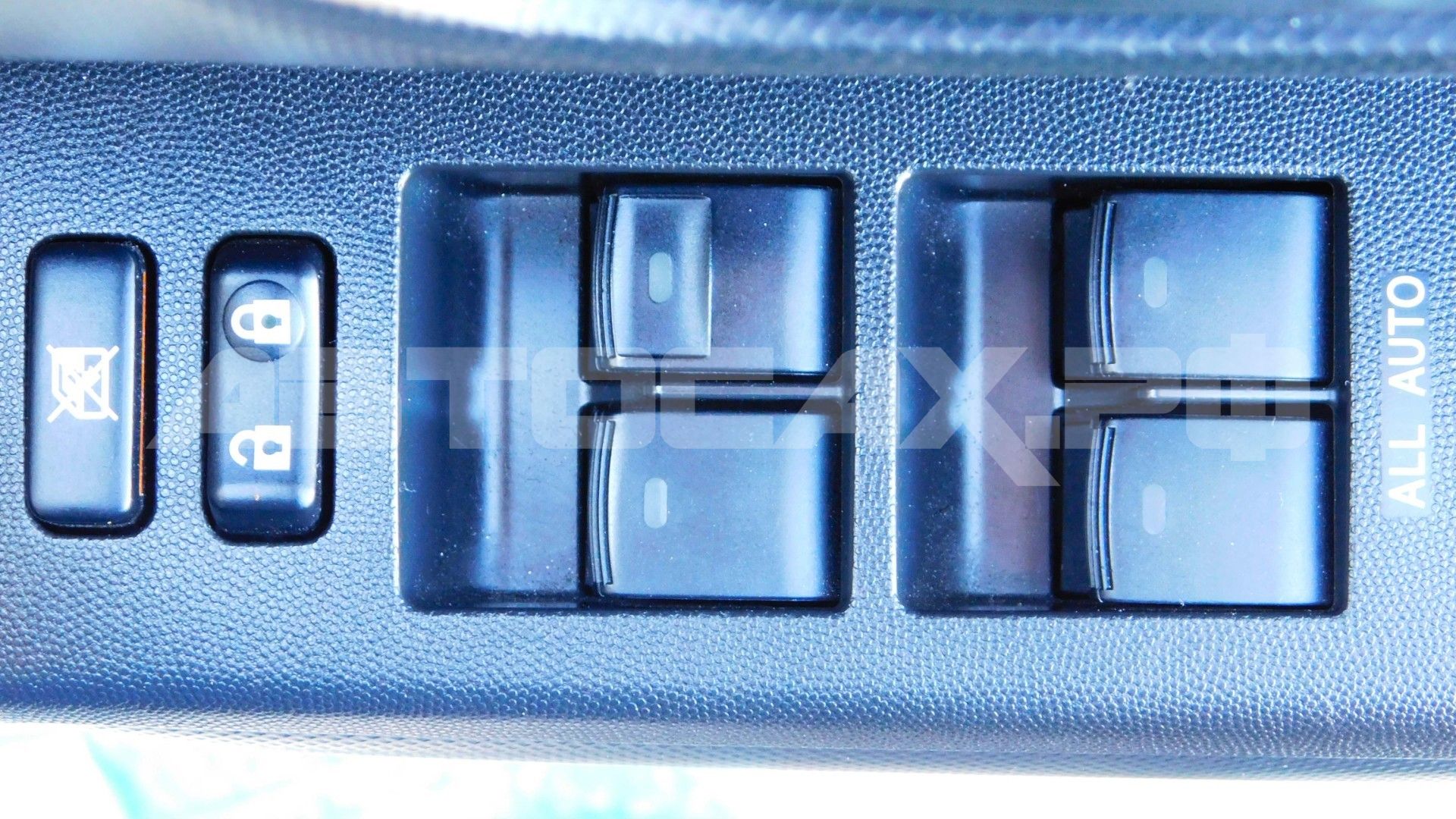 Toyota Wish 2015, Универсал — фото 31