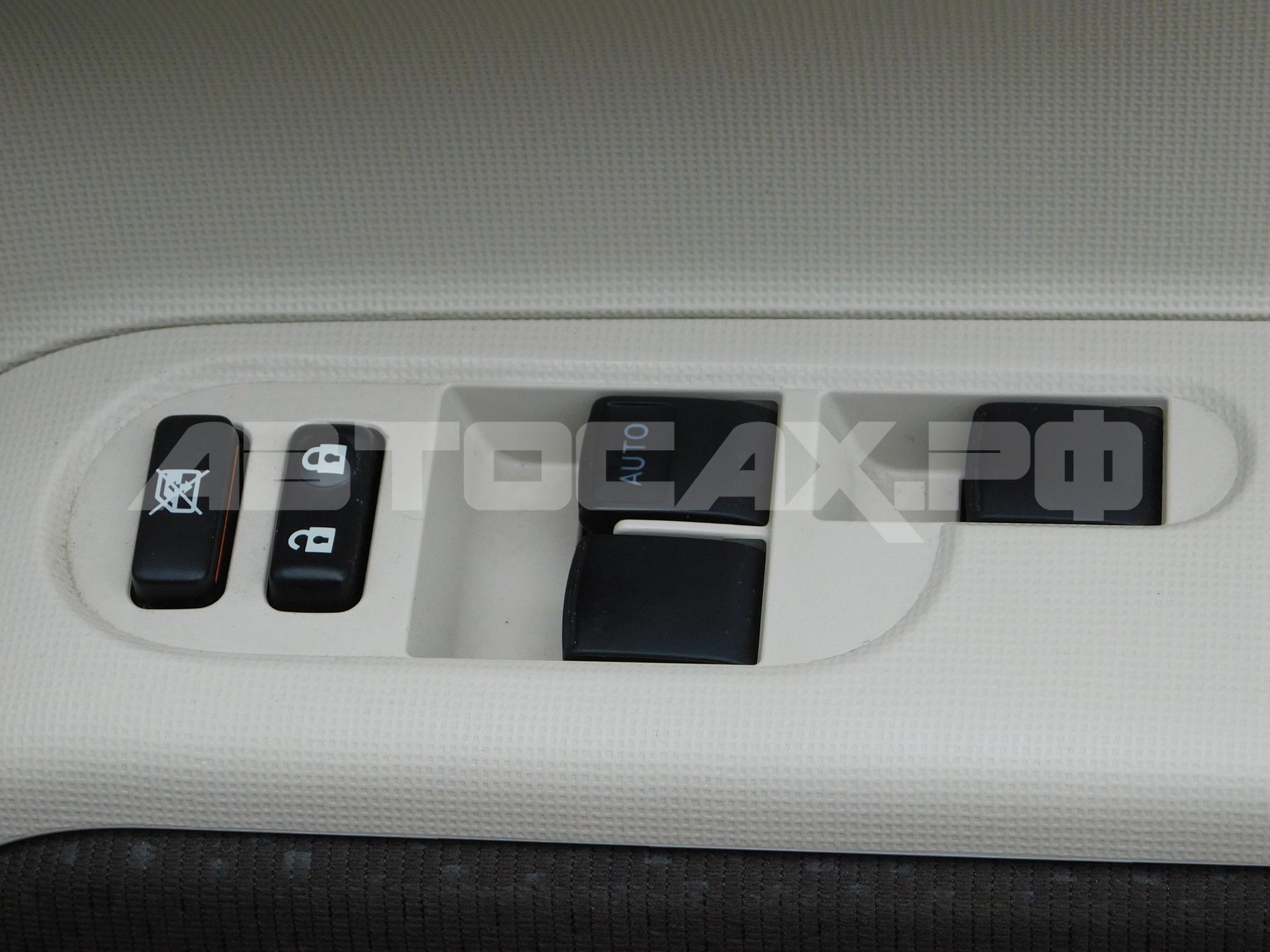 Toyota Porte 2015, Хэтчбек — фото 18