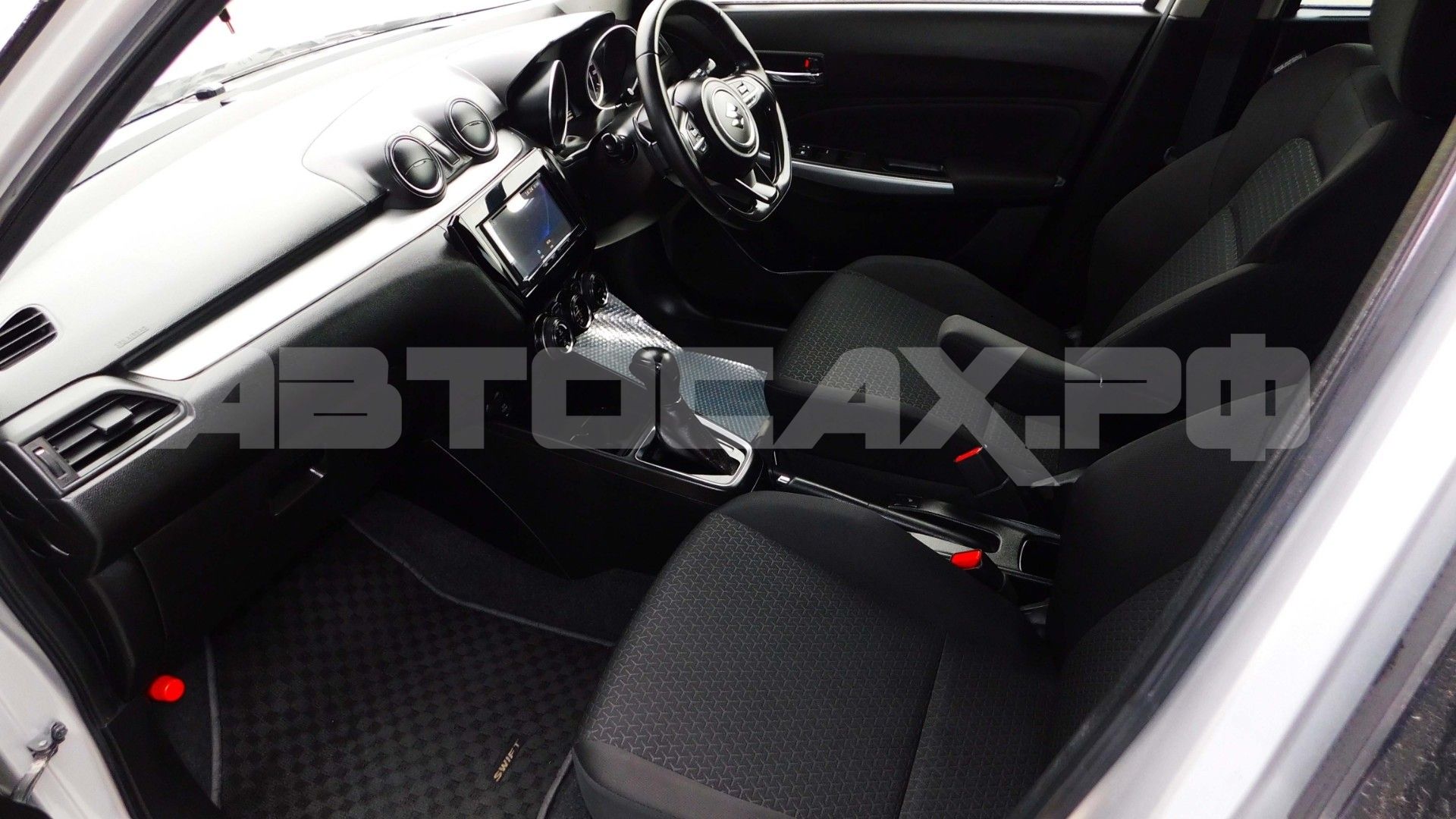 Suzuki Swift 2022, Хэтчбек — фото 23