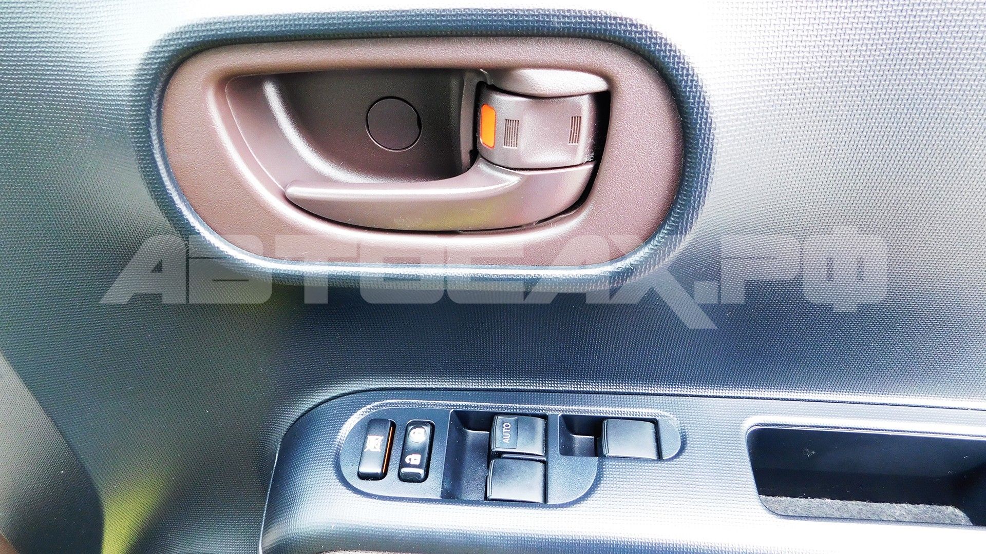 Toyota Spade 2019, Хэтчбек — фото 24