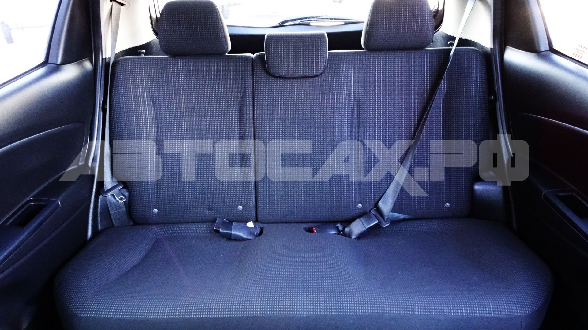 Toyota Vitz 2018, Хэтчбек — фото 18