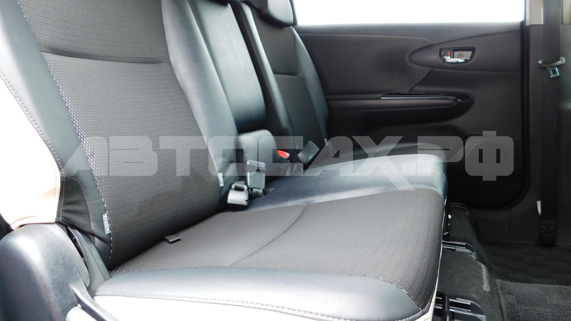 Toyota Wish 2017, Универсал — фото 20
