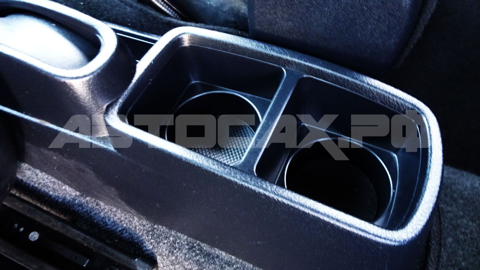 Toyota Vitz 2018, Хэтчбек — фото 31