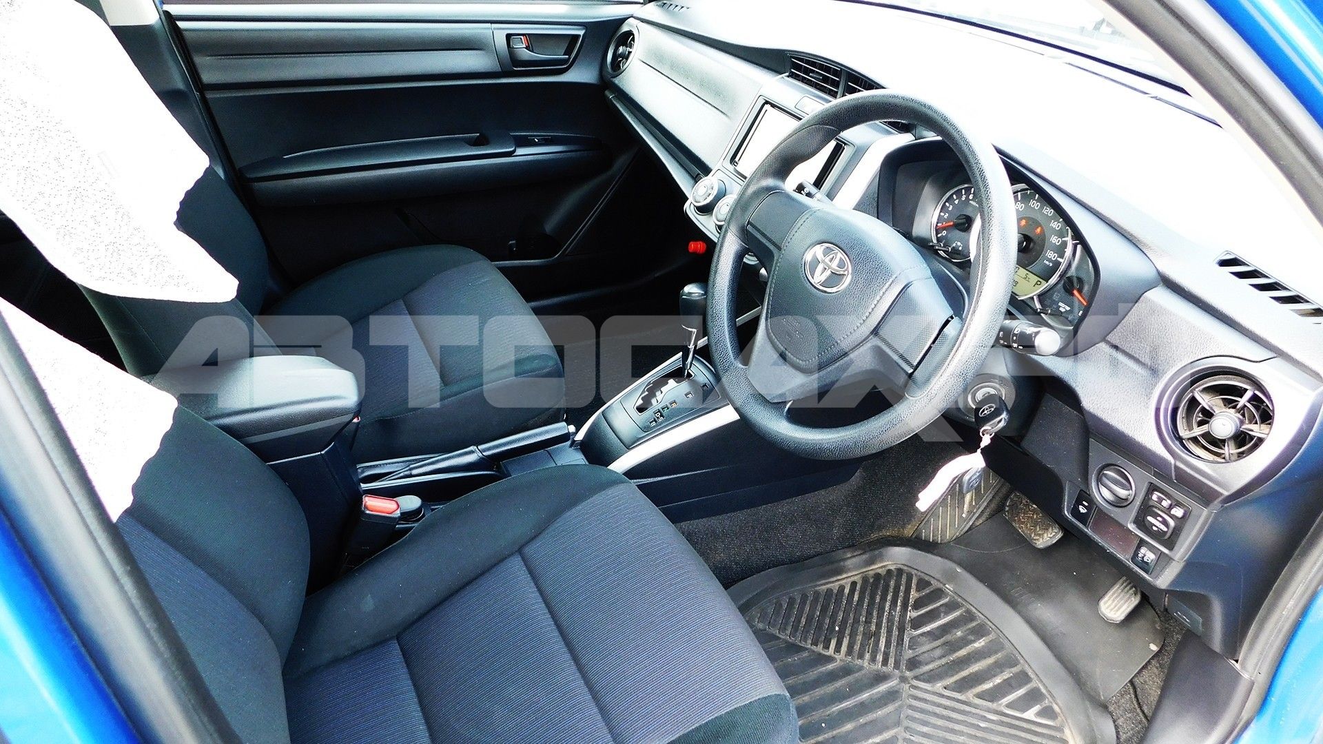 Toyota Corolla Fielder 2016, Универсал — фото 6