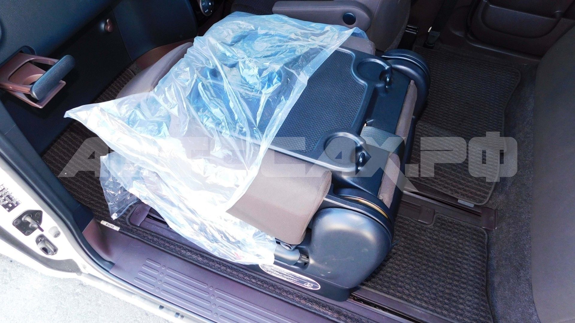 Toyota Porte 2018, Хэтчбек — фото 16