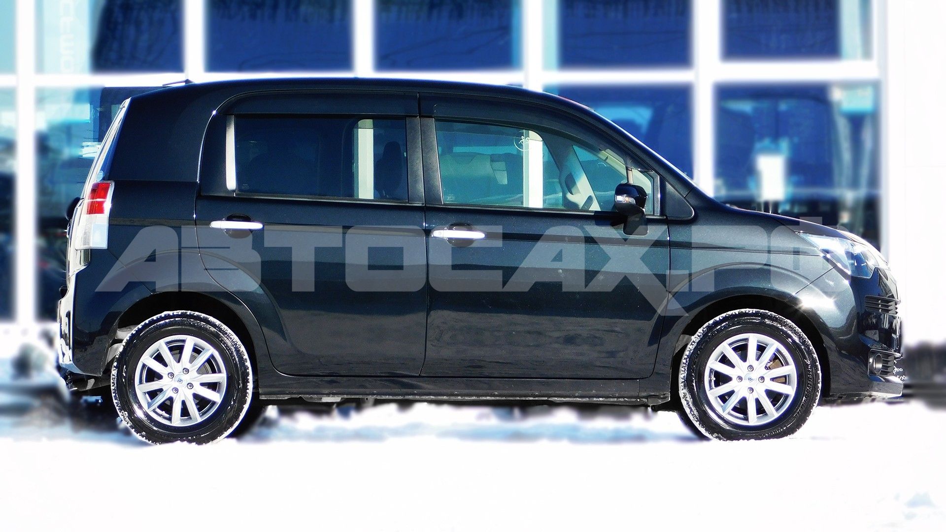 Toyota Spade 2018, Хэтчбек — фото 8