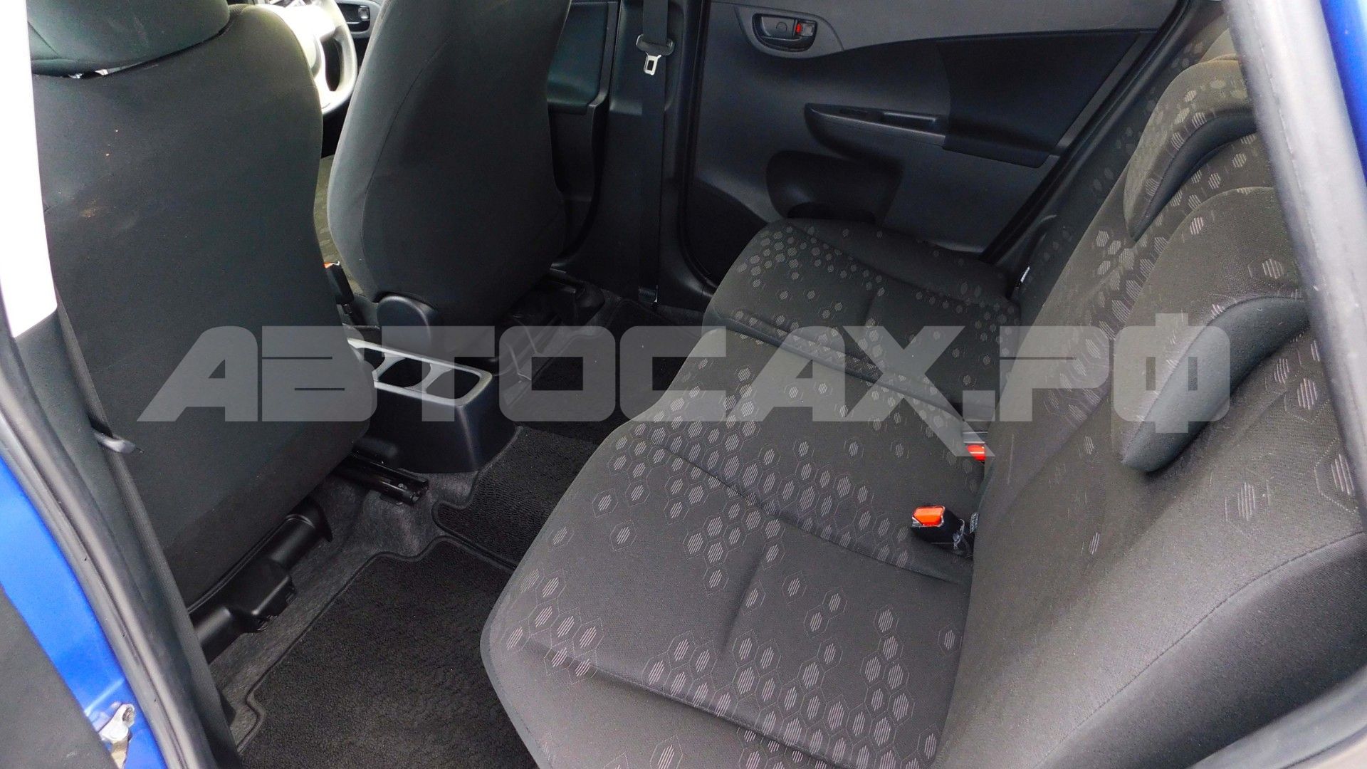 Toyota Ractis 2014, Хэтчбек — фото 15