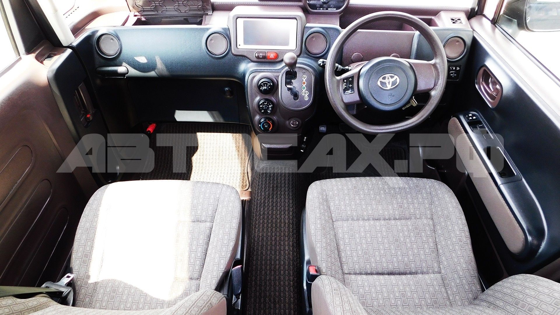 Toyota Spade 2015, Хэтчбек — фото 13