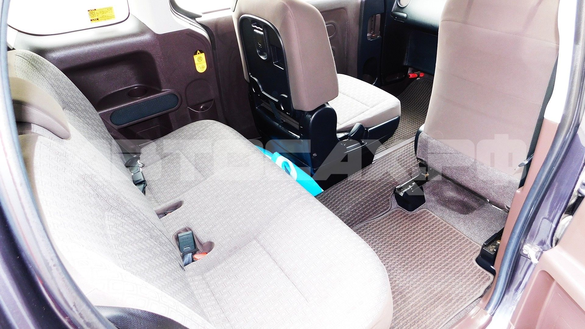 Toyota Spade 2015, Хэтчбек — фото 18