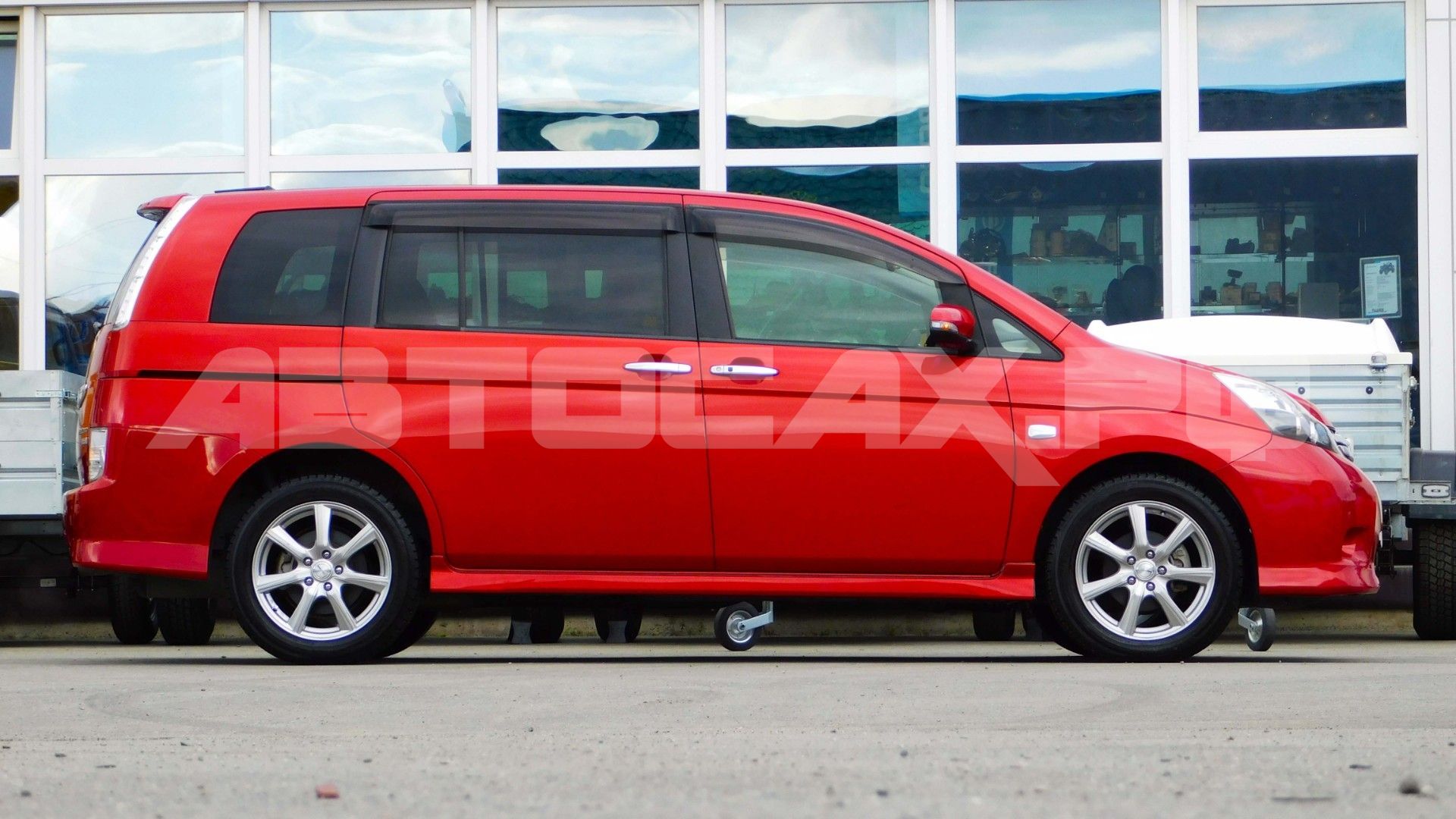 Toyota Isis 2016, Минивэн — фото 6