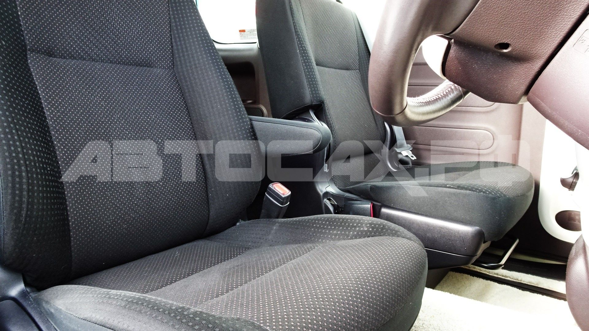 Toyota Porte 2017, Хэтчбек — фото 13