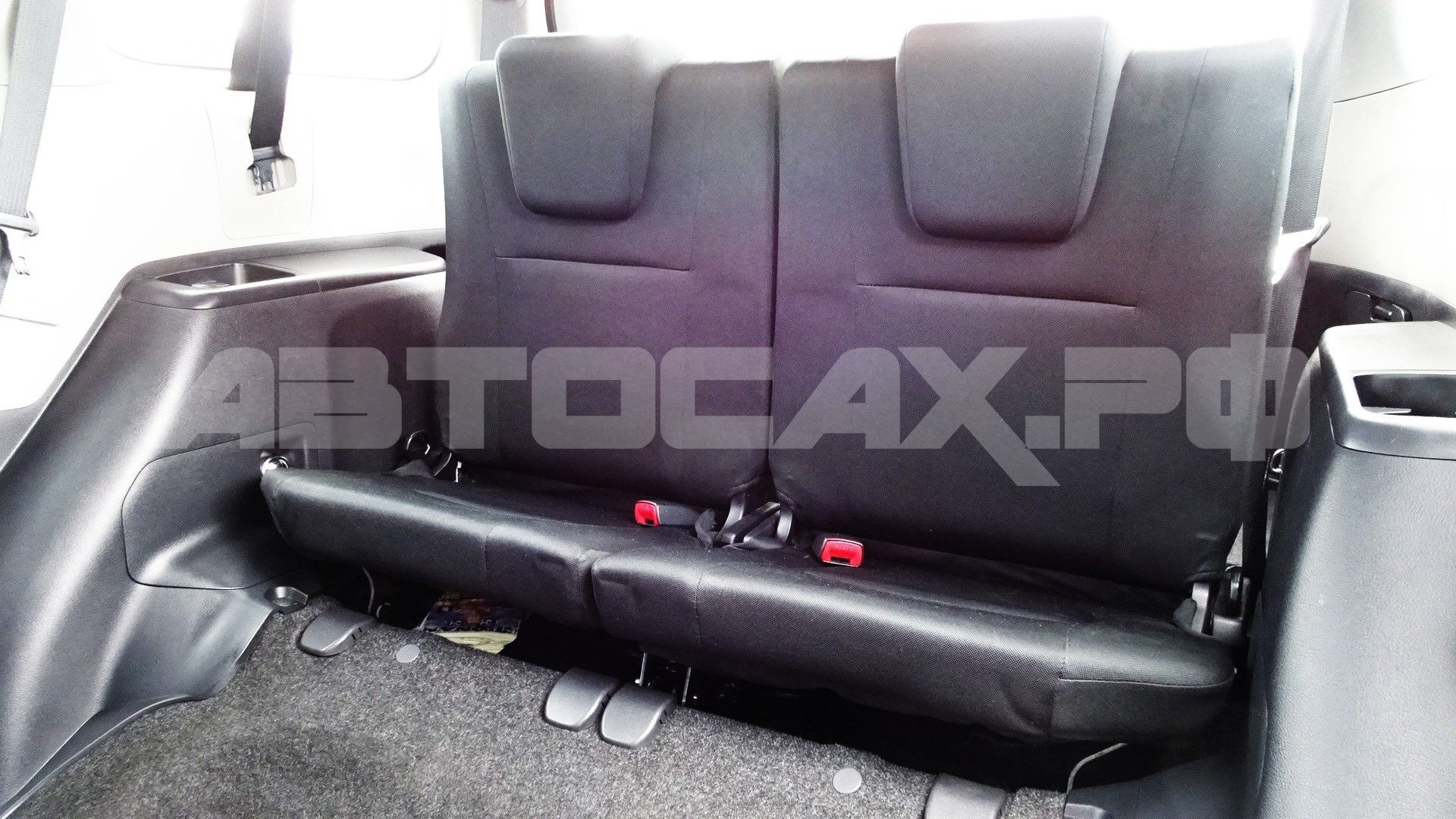 Toyota Wish 2017, Минивэн — фото 17