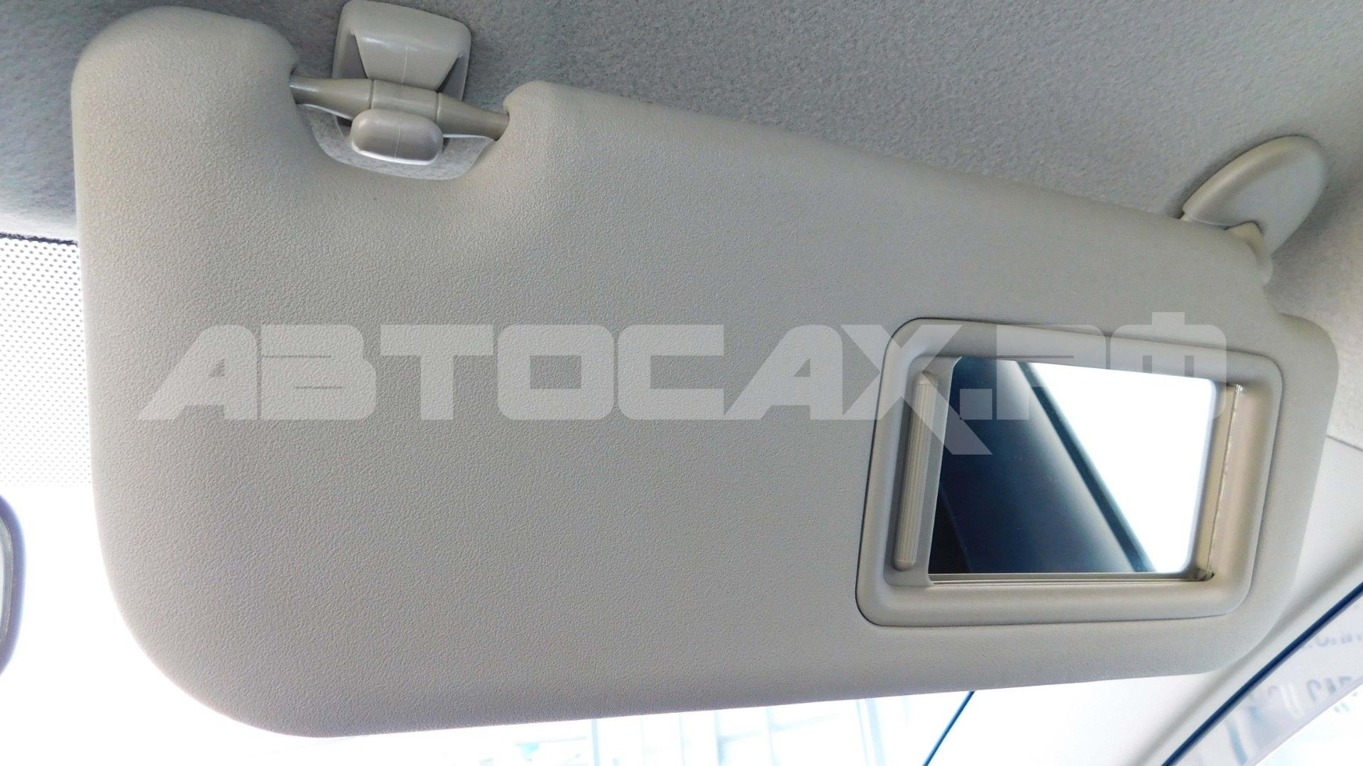 Toyota Ractis 2015, Хэтчбек — фото 32