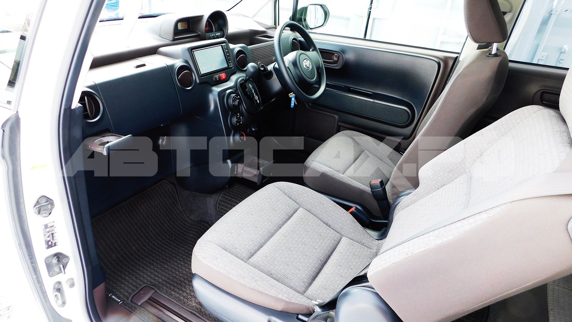Toyota Spade 2020, Хэтчбек — фото 12