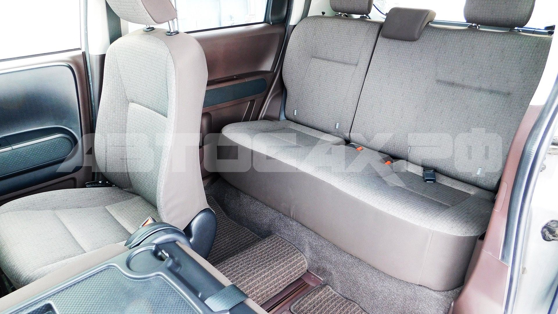 Toyota Spade 2020, Хэтчбек — фото 15