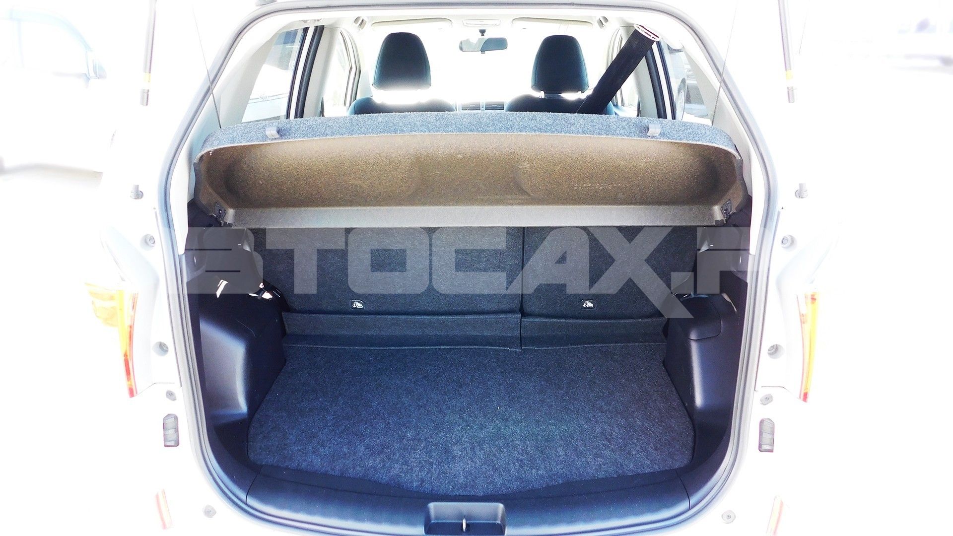 Toyota Ractis 2015, Хэтчбек — фото 14