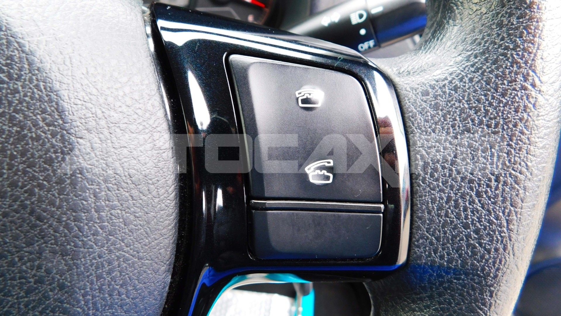Toyota Vitz 2019, Хэтчбек — фото 32