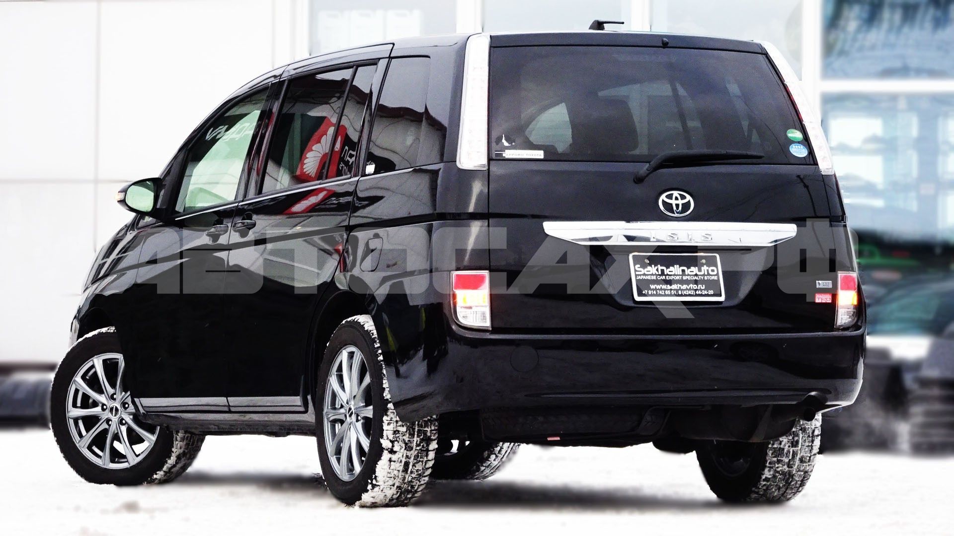 Toyota Isis 2016, Минивэн — фото 2
