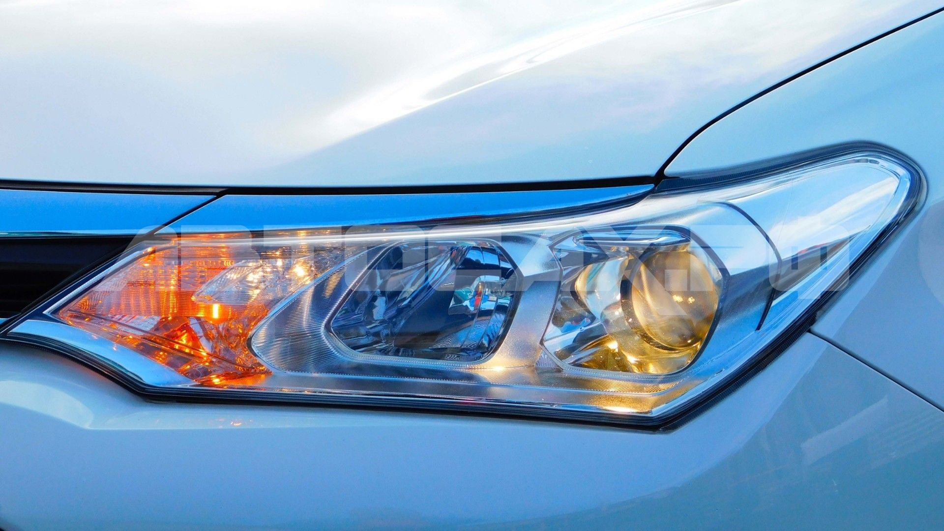Toyota Corolla Fielder 2017, Универсал — фото 30