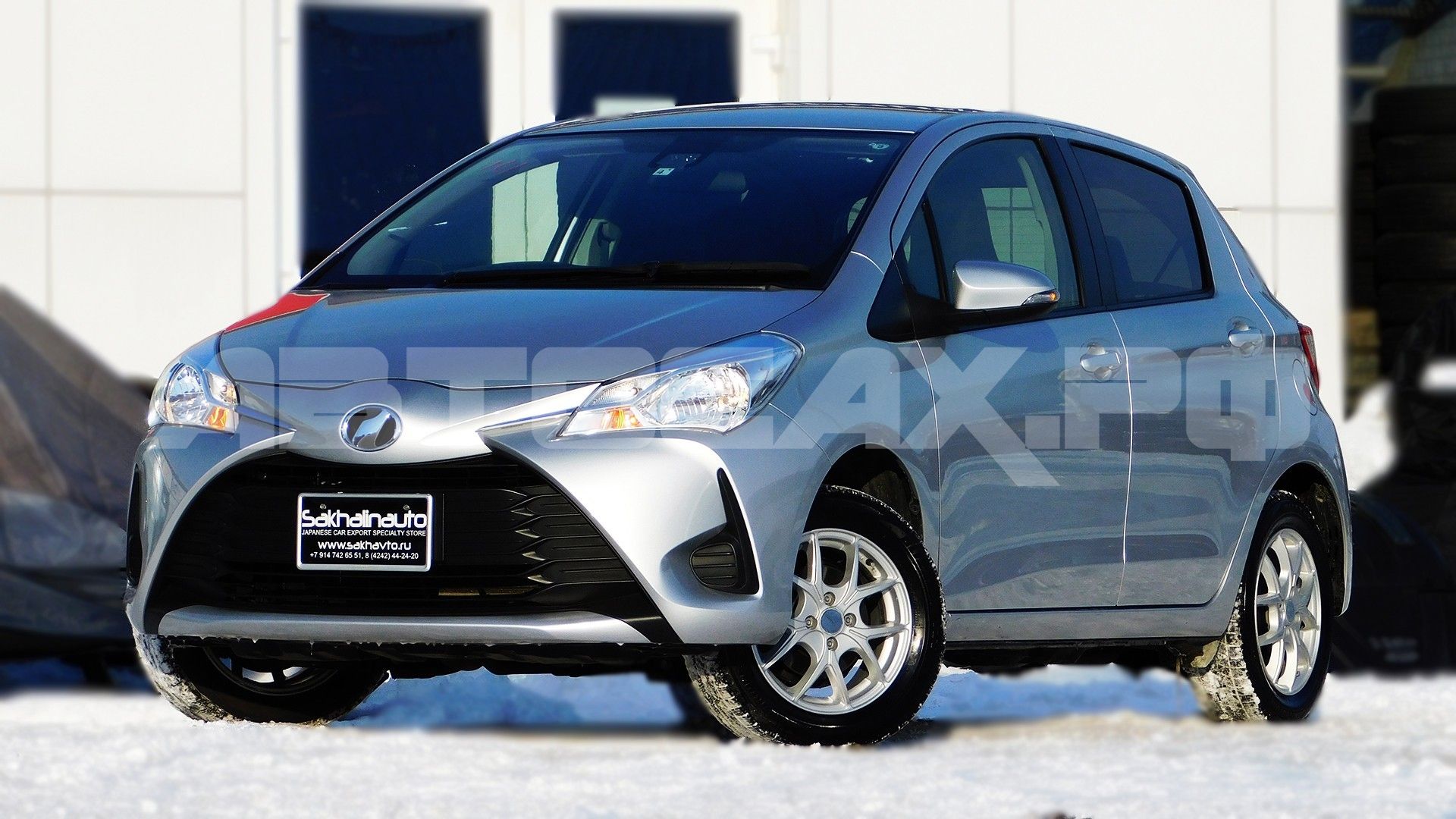 Toyota Vitz 2017, Хэтчбек — фото 2