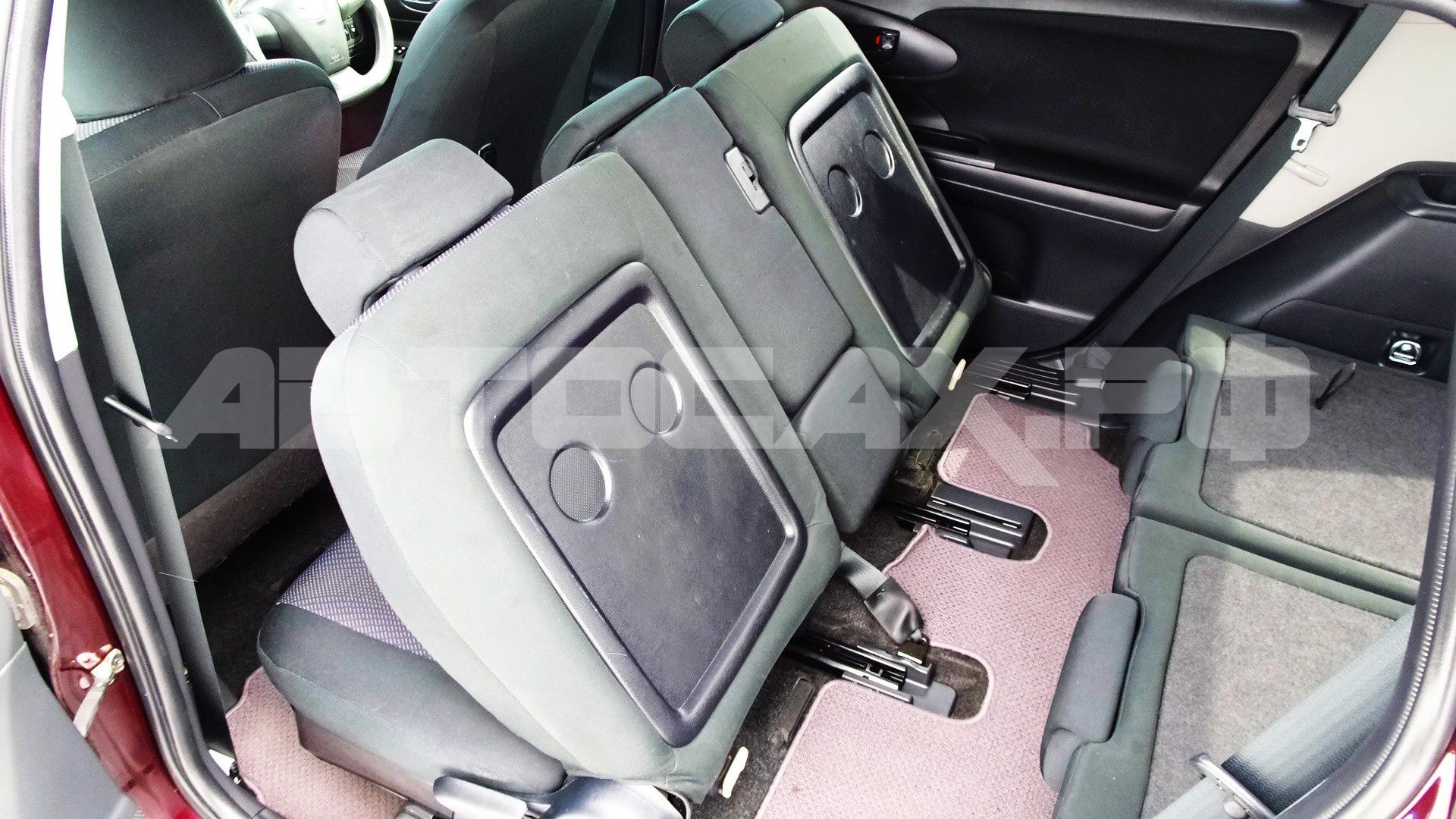 Toyota Wish 2017, Минивэн — фото 15
