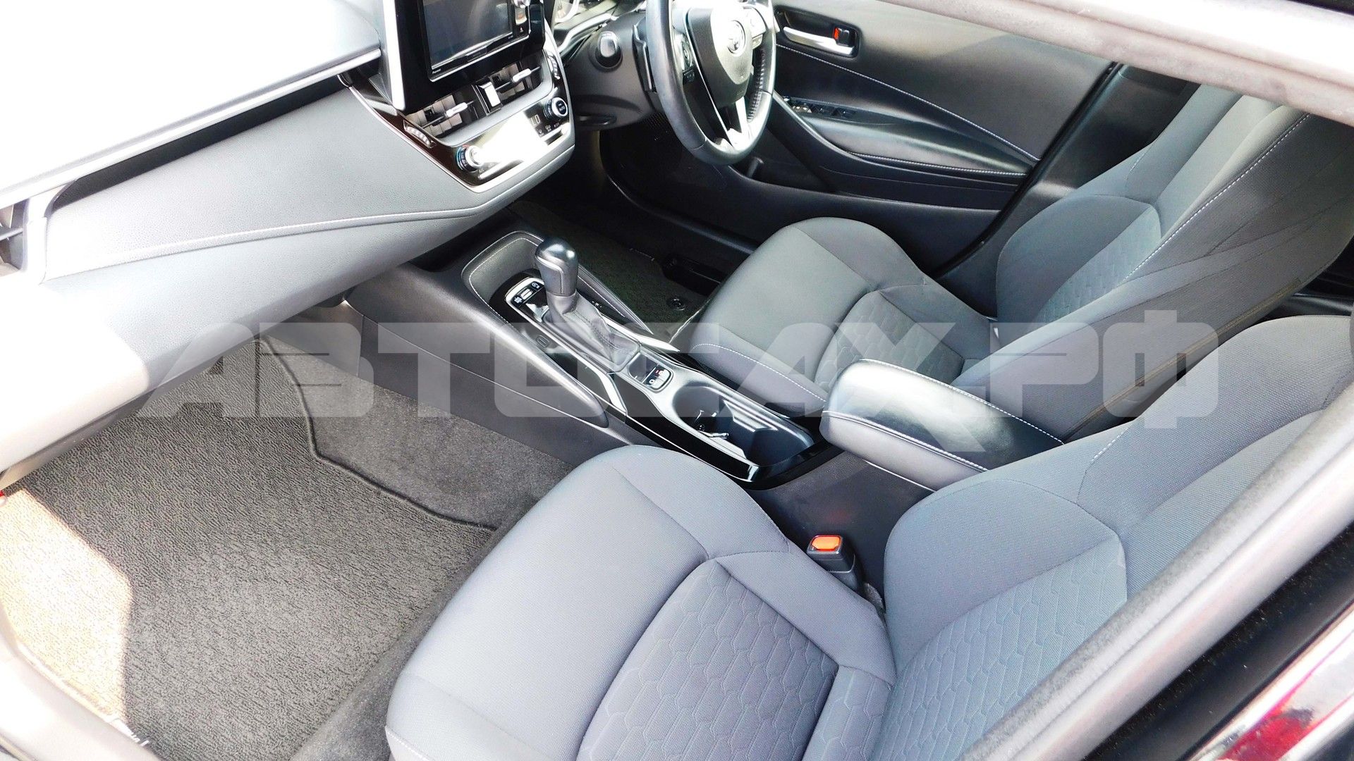 Toyota Corolla Sport 2022, Хэтчбек — фото 14