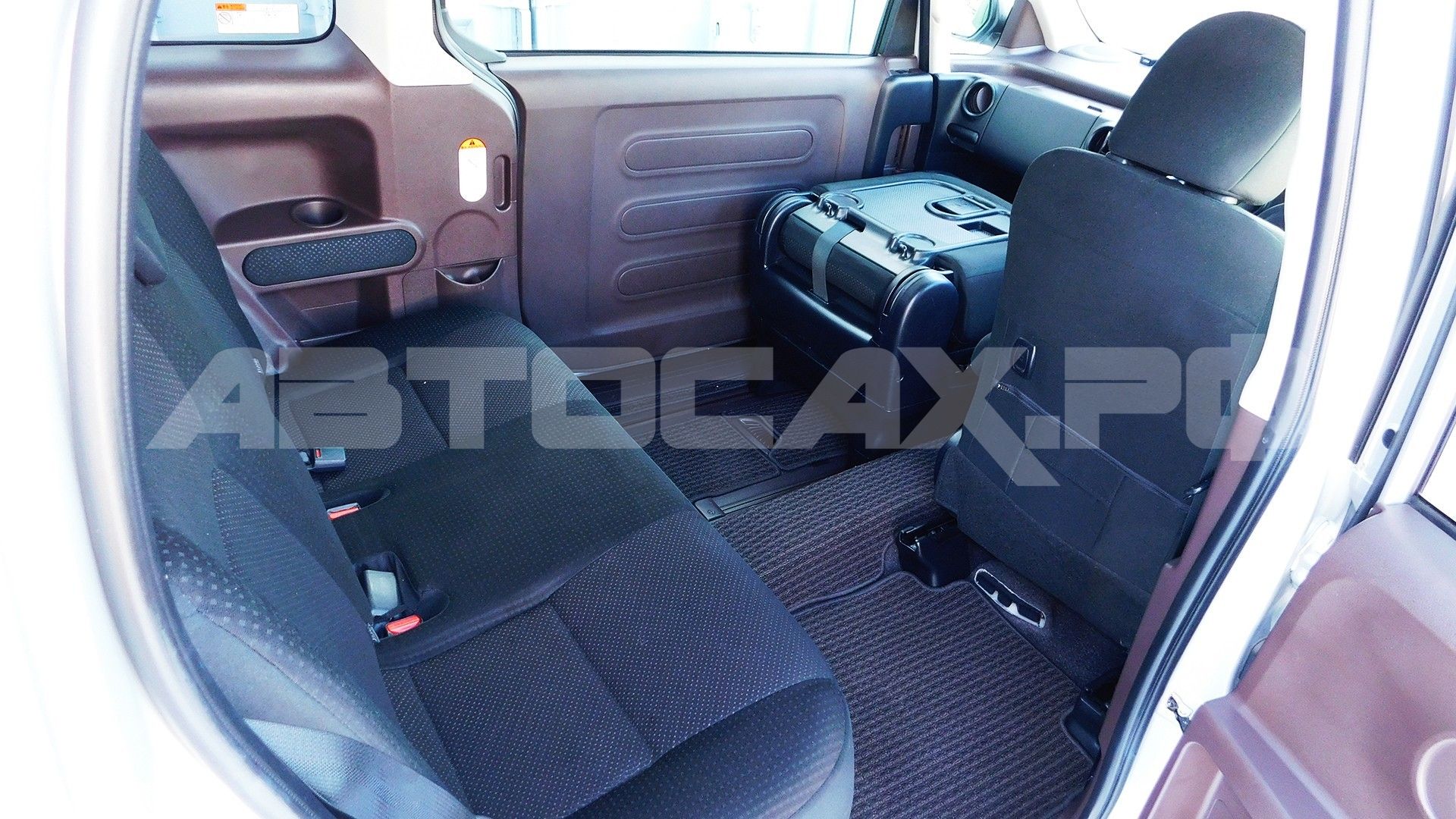 Toyota Porte 2016, Хэтчбек — фото 13