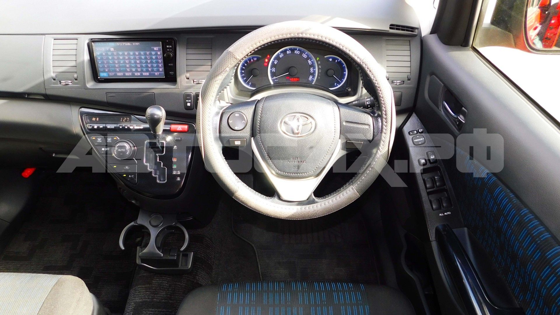 Toyota Isis 2016, Минивэн — фото 35